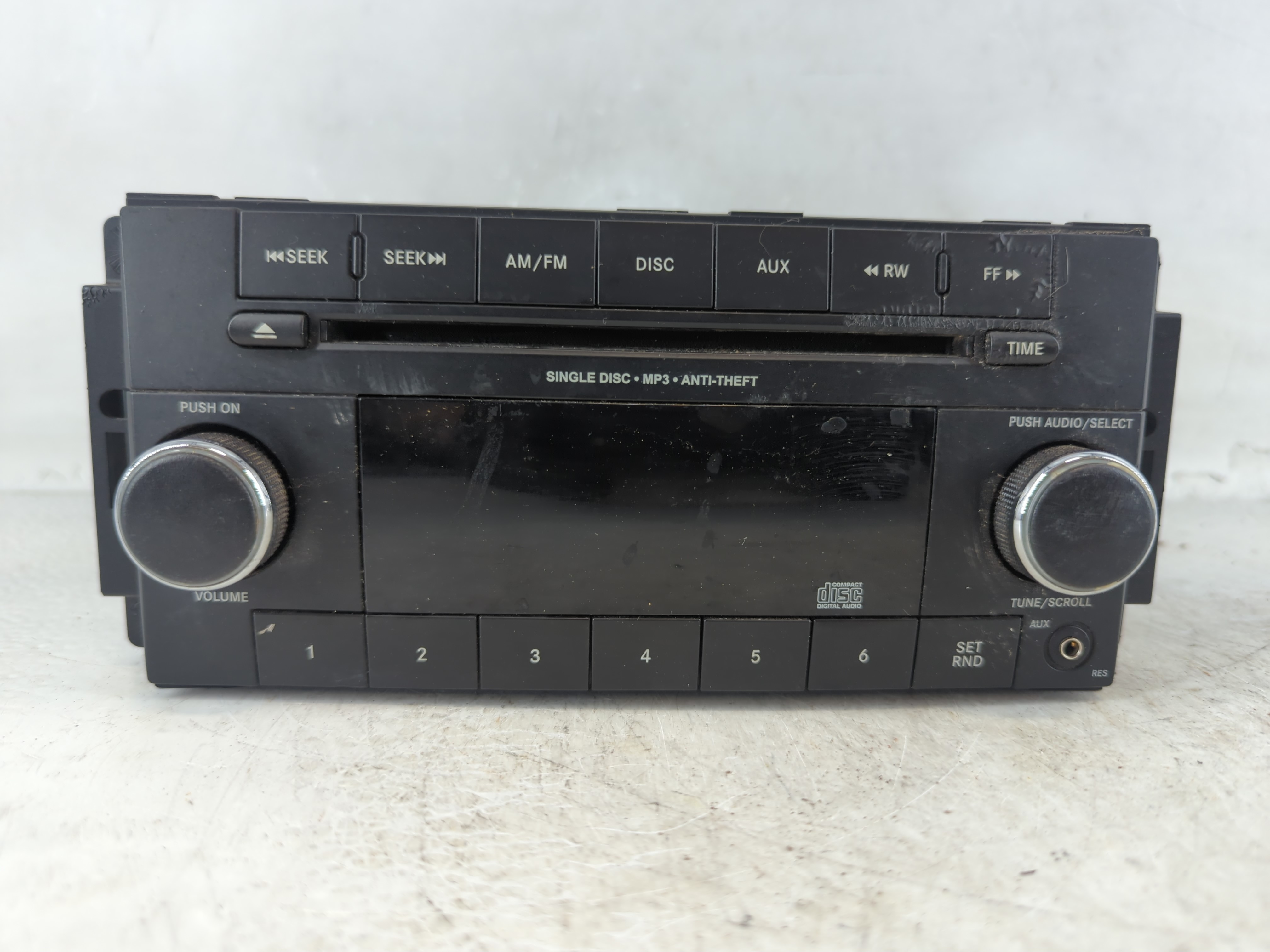 2012-2014 Jeep Wrangler Am Fm Cd Player Radio Receiver 1059114 - Oemusedautoparts1.com