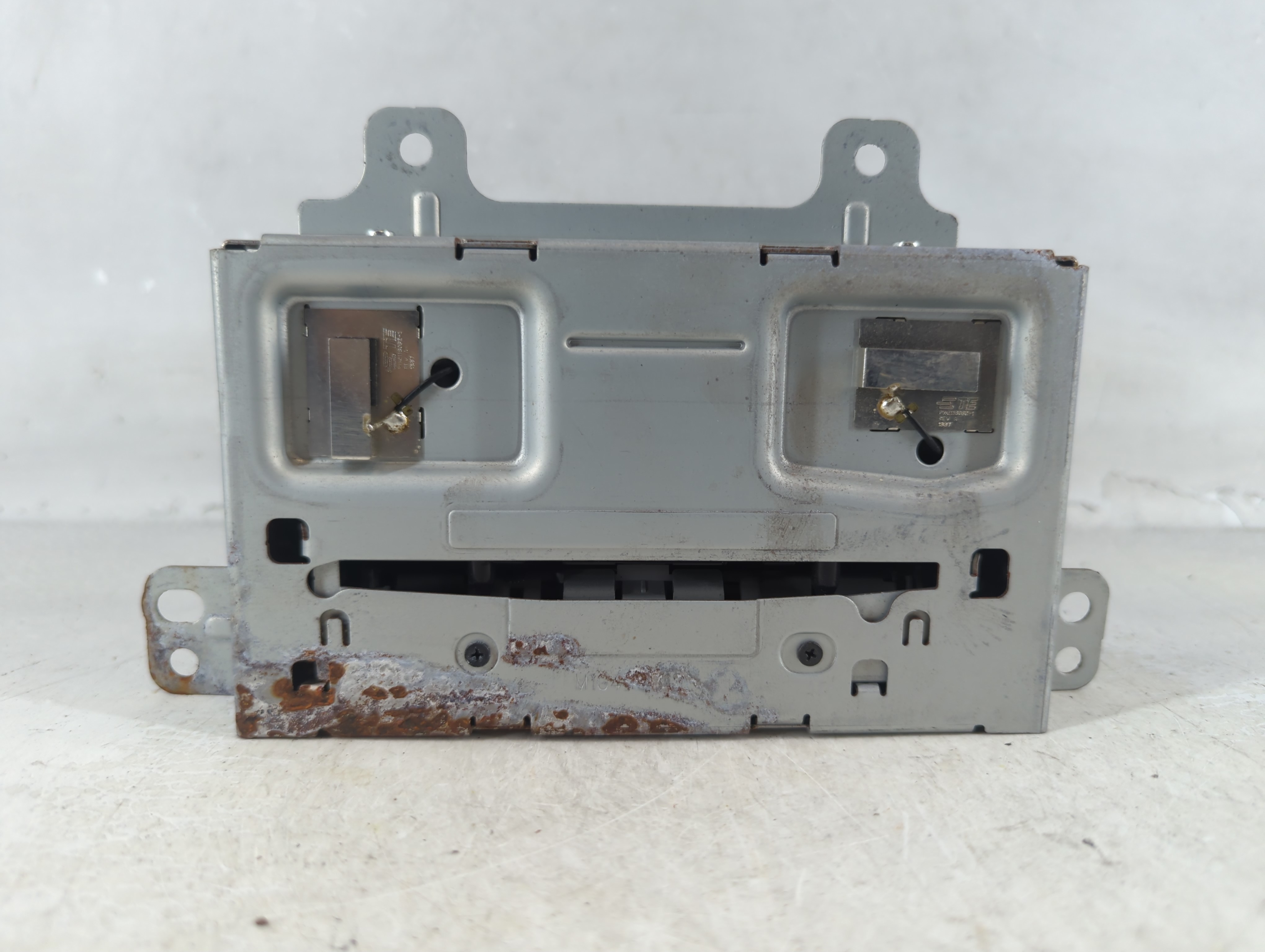 2014-2014 Buick Verano Am Fm Cd Player Radio Receiver 1059118 - Oemusedautoparts1.com