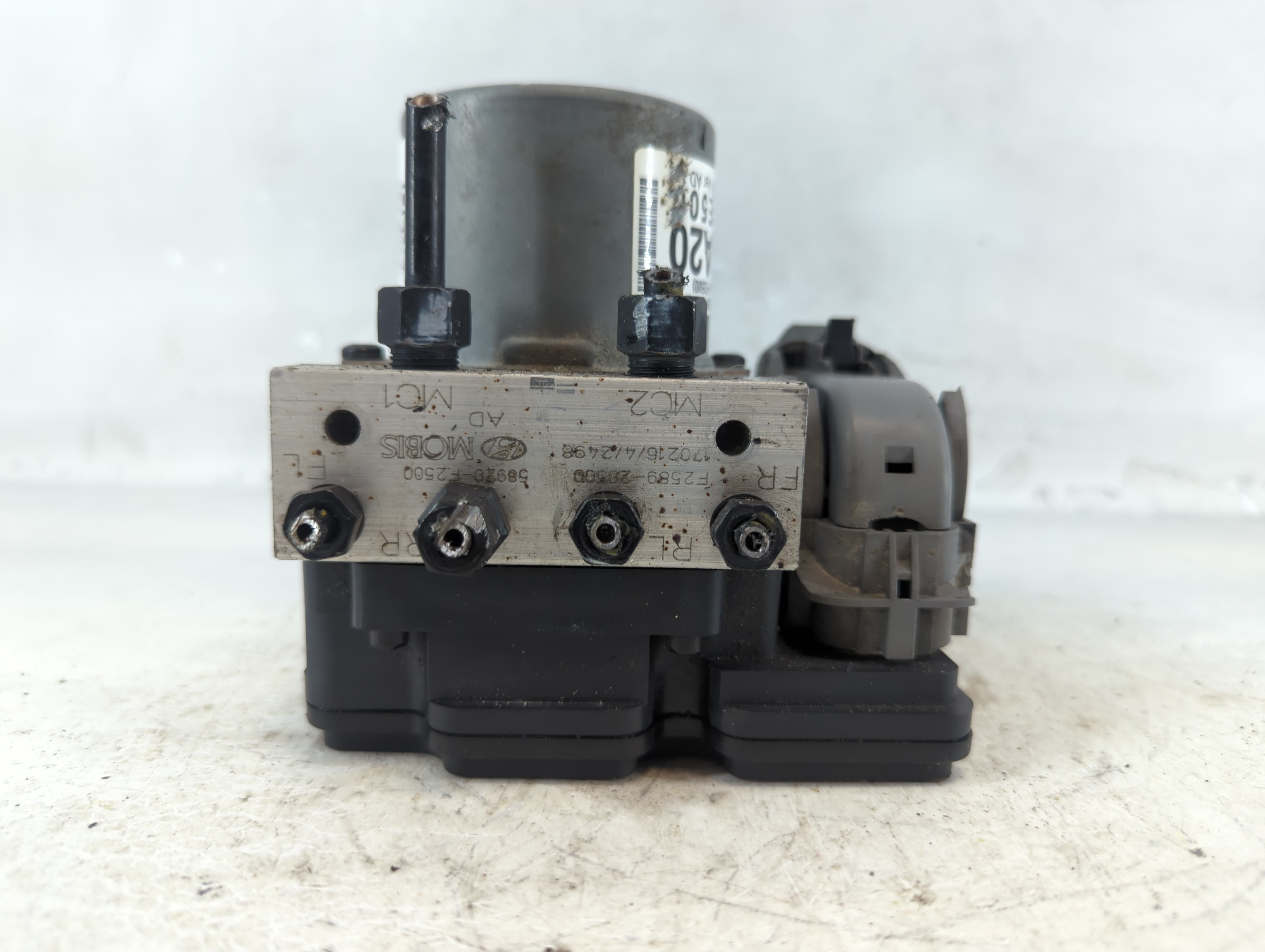 2017-2019 Hyundai Elantra Abs Pump Control Module 1059143 - Oemusedautoparts1.com