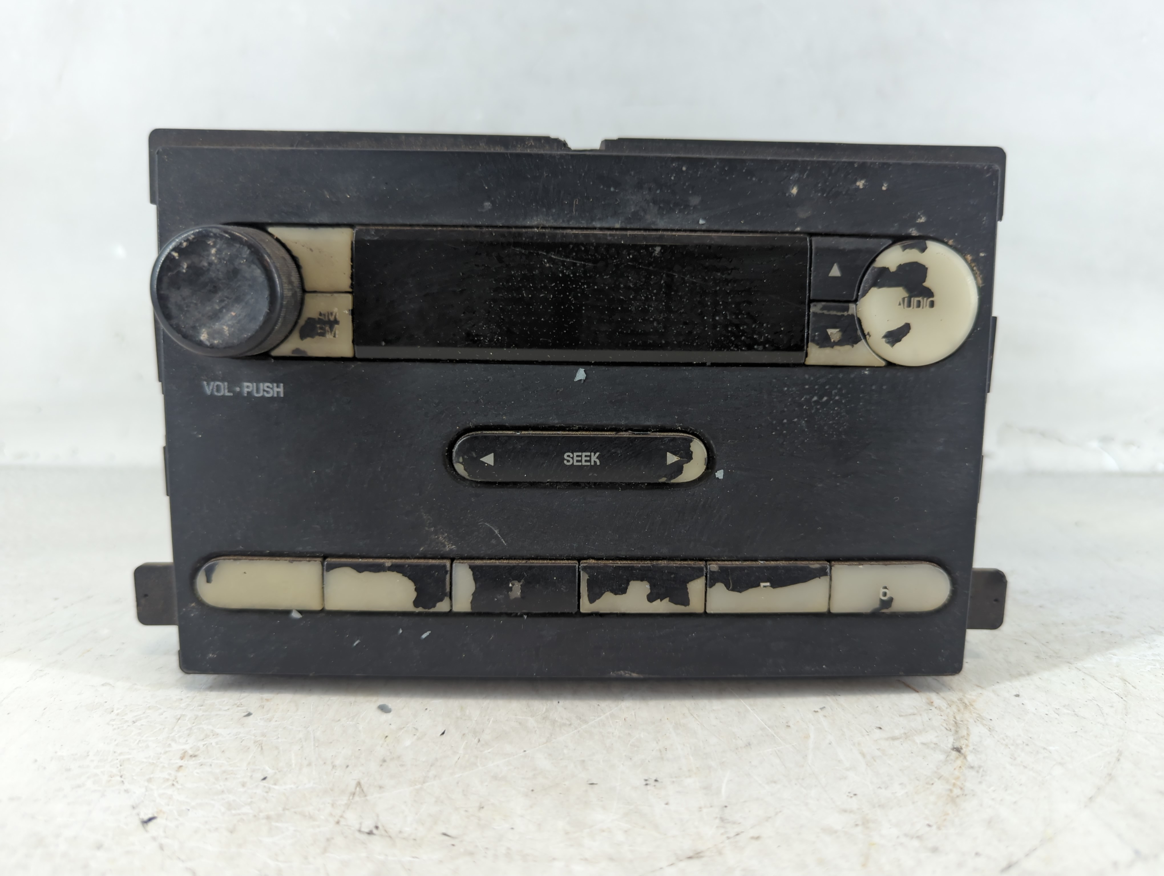 2005-2006 Ford F-250 Super Duty Am Fm Cd Player Radio Receiver 1059241 - Oemusedautoparts1.com