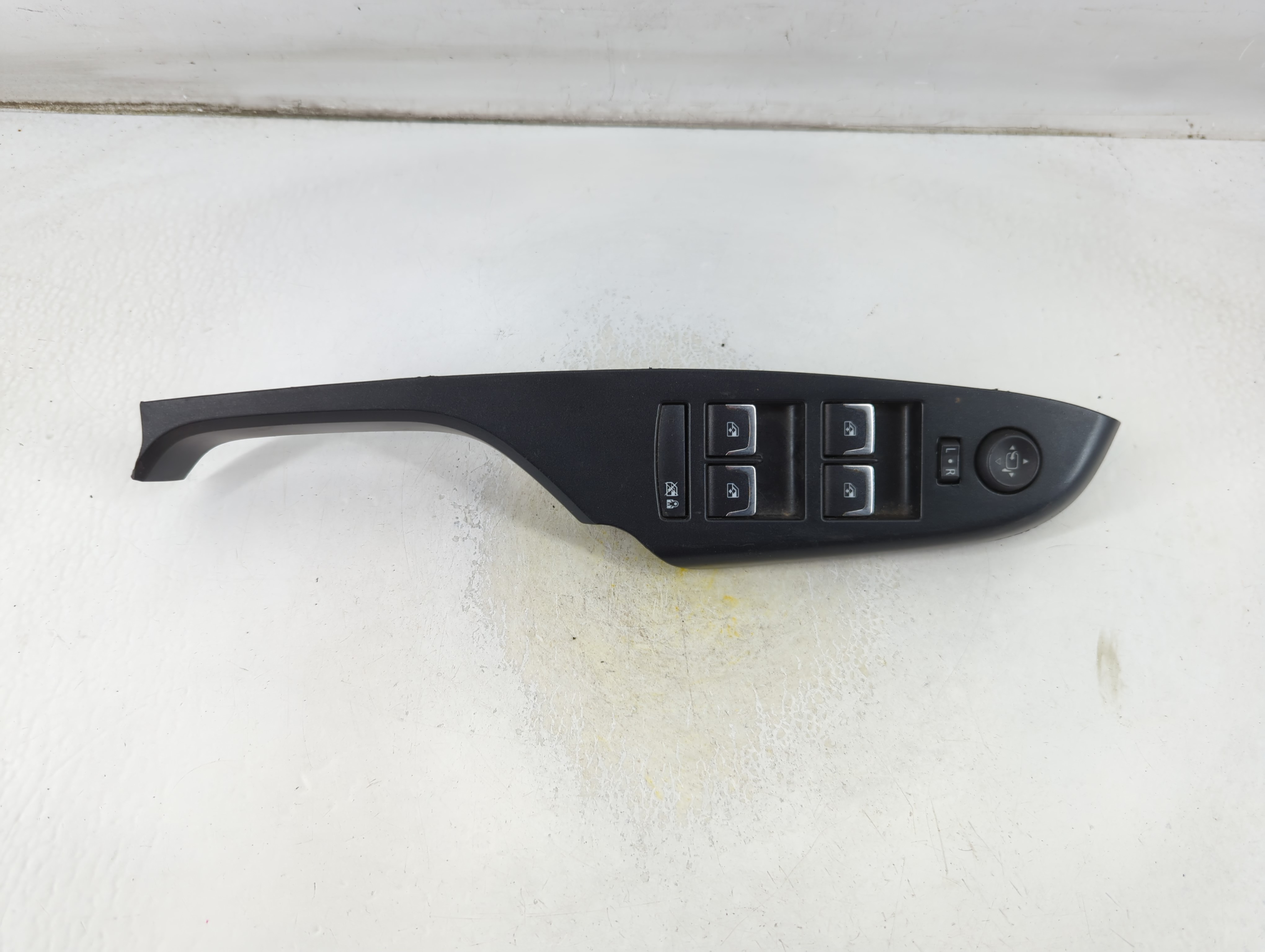 2013-2016 Cadillac Srx Driver Left Door Master Power Window Switch 1059428 - Oemusedautoparts1.com