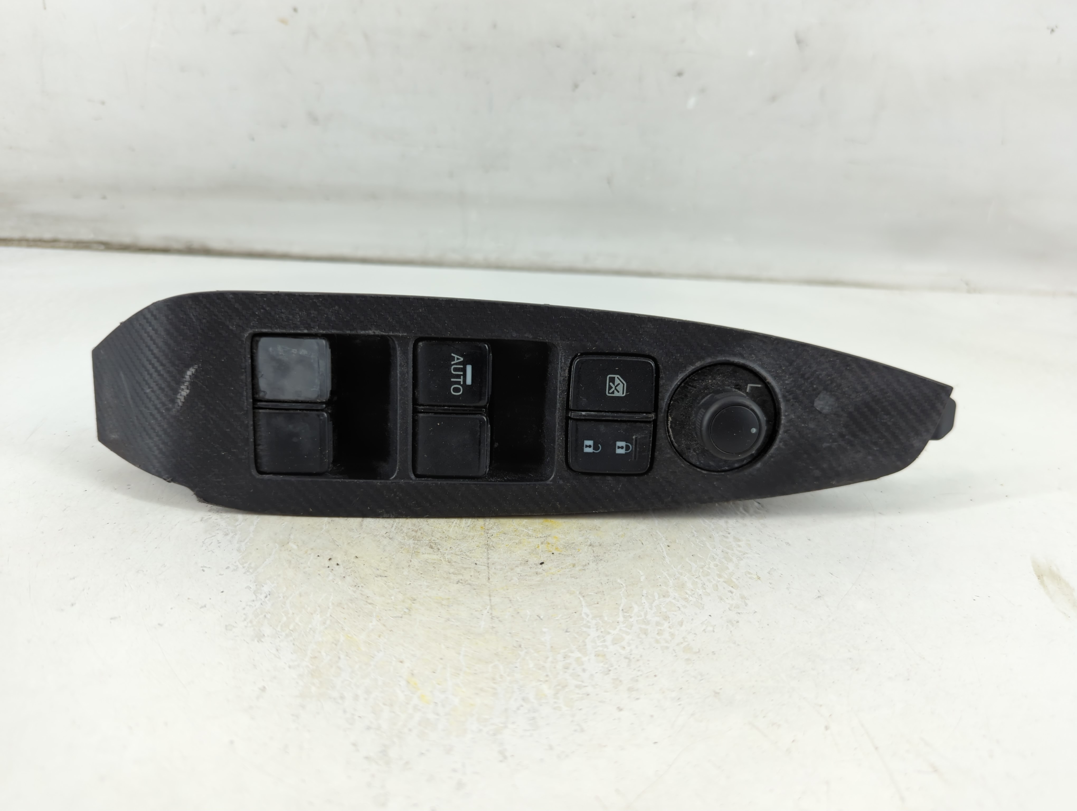 2016-2017 Mazda Cx-5 Driver Left Door Master Power Window Switch Ka0g684 1059432 - Oemusedautoparts1.com