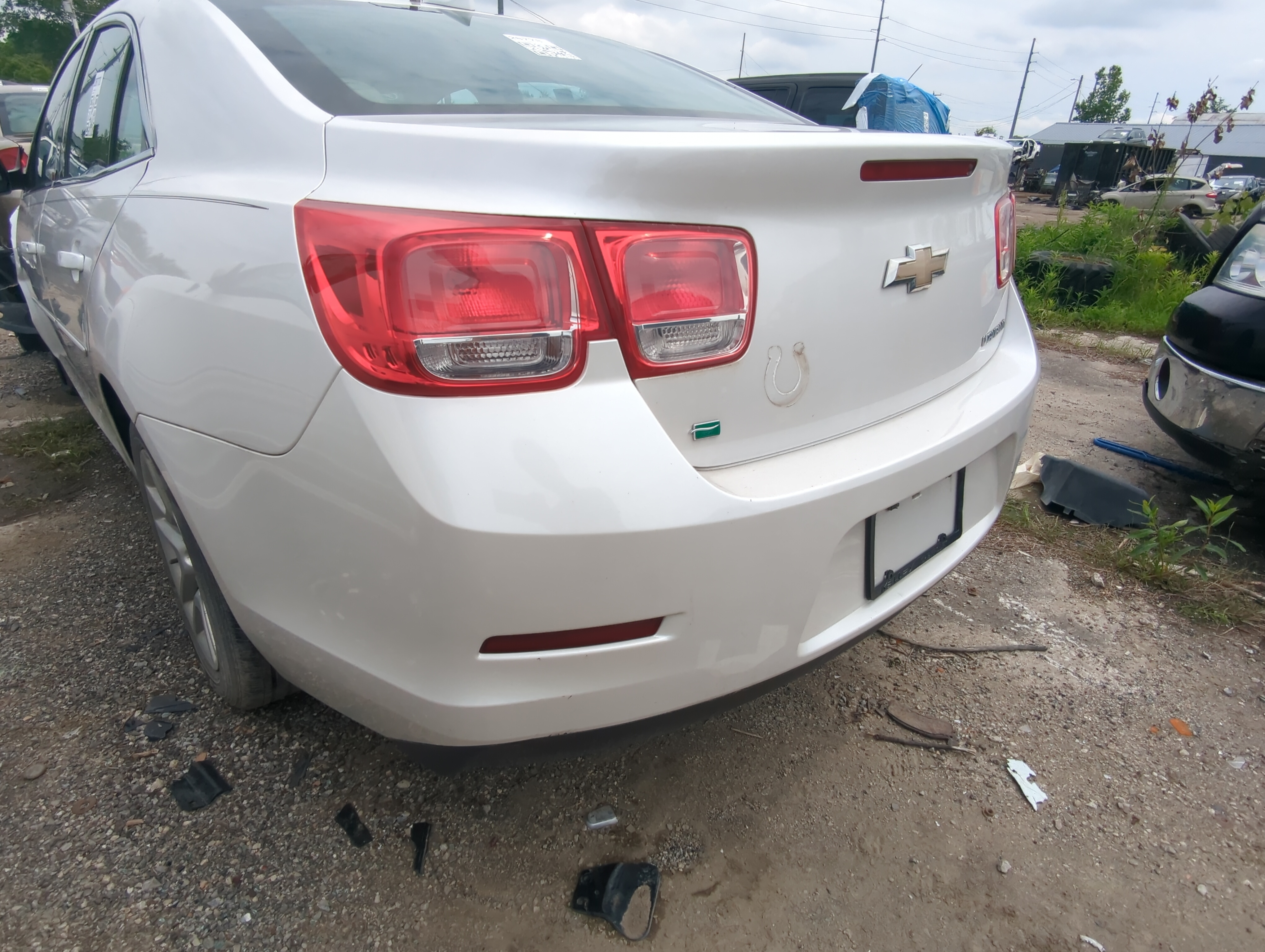 2013-2016 Chevrolet Malibu Rear Bumper Assembly Oem 1059490 - Oemusedautoparts1.com