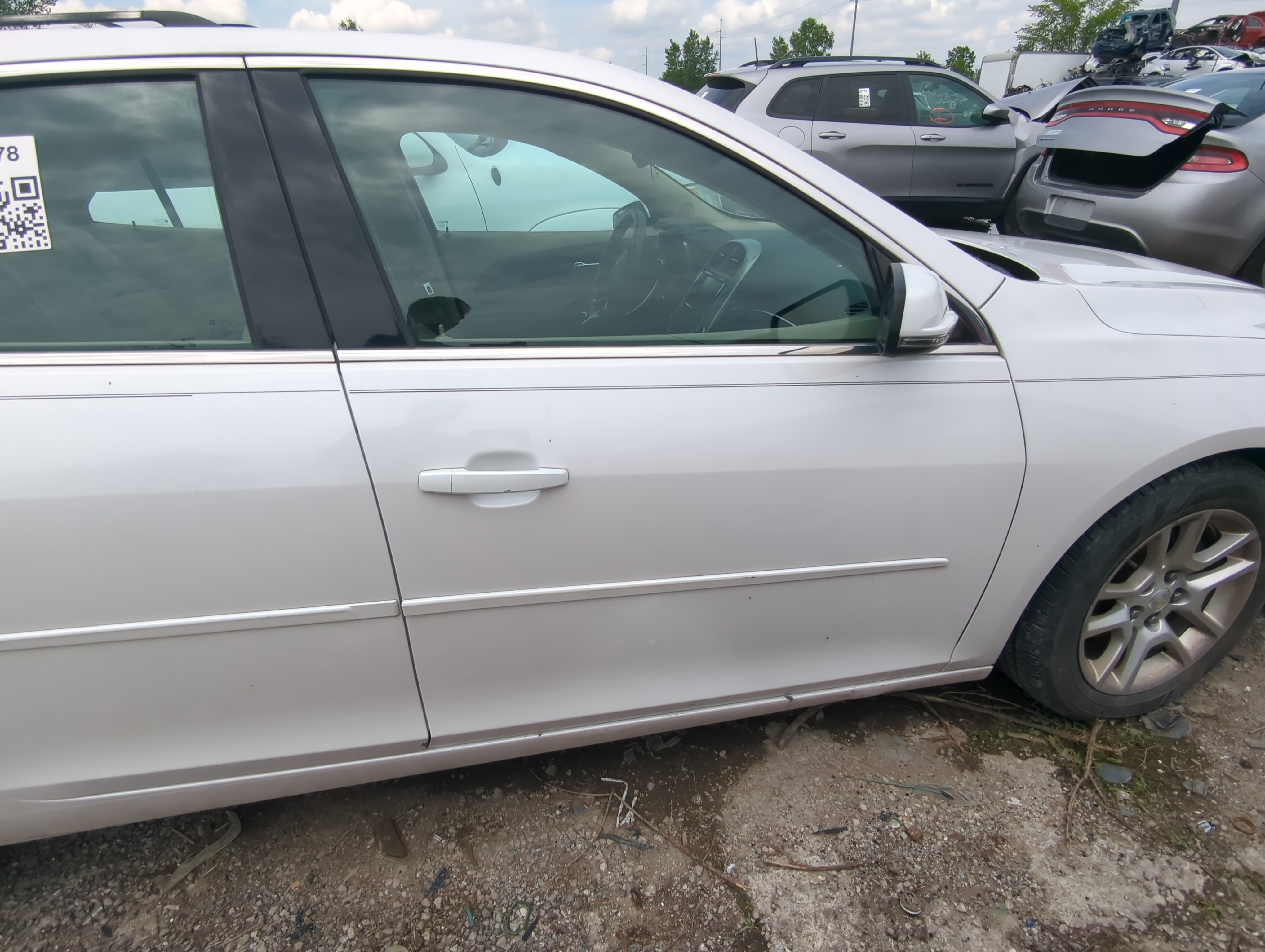 Picture of 2014-2016 Chevrolet Malibu Passenger Front Door Oem 1059493