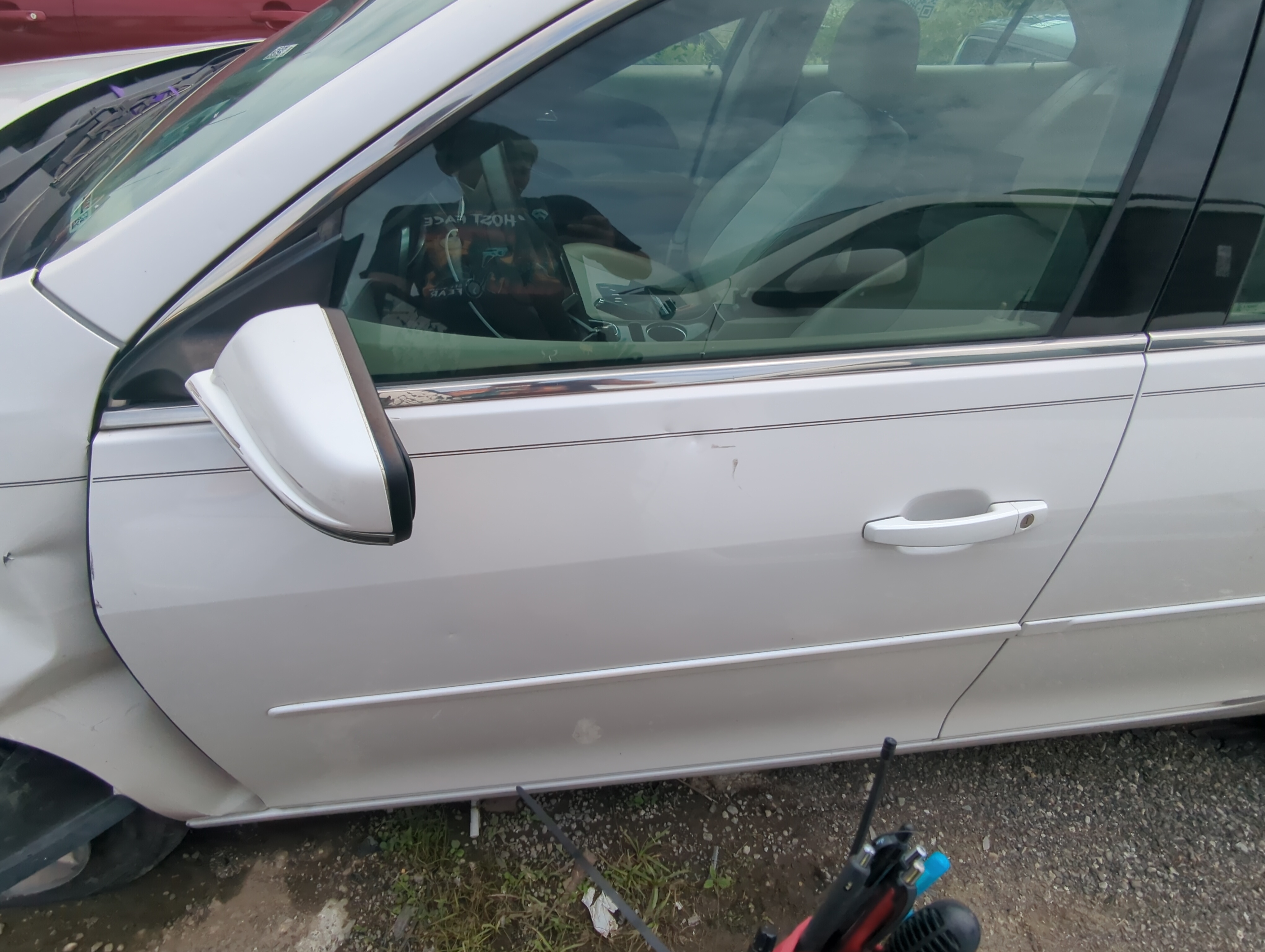 2014-2016 Chevrolet Malibu Driver Front Door Oem 1059525 - Oemusedautoparts1.com