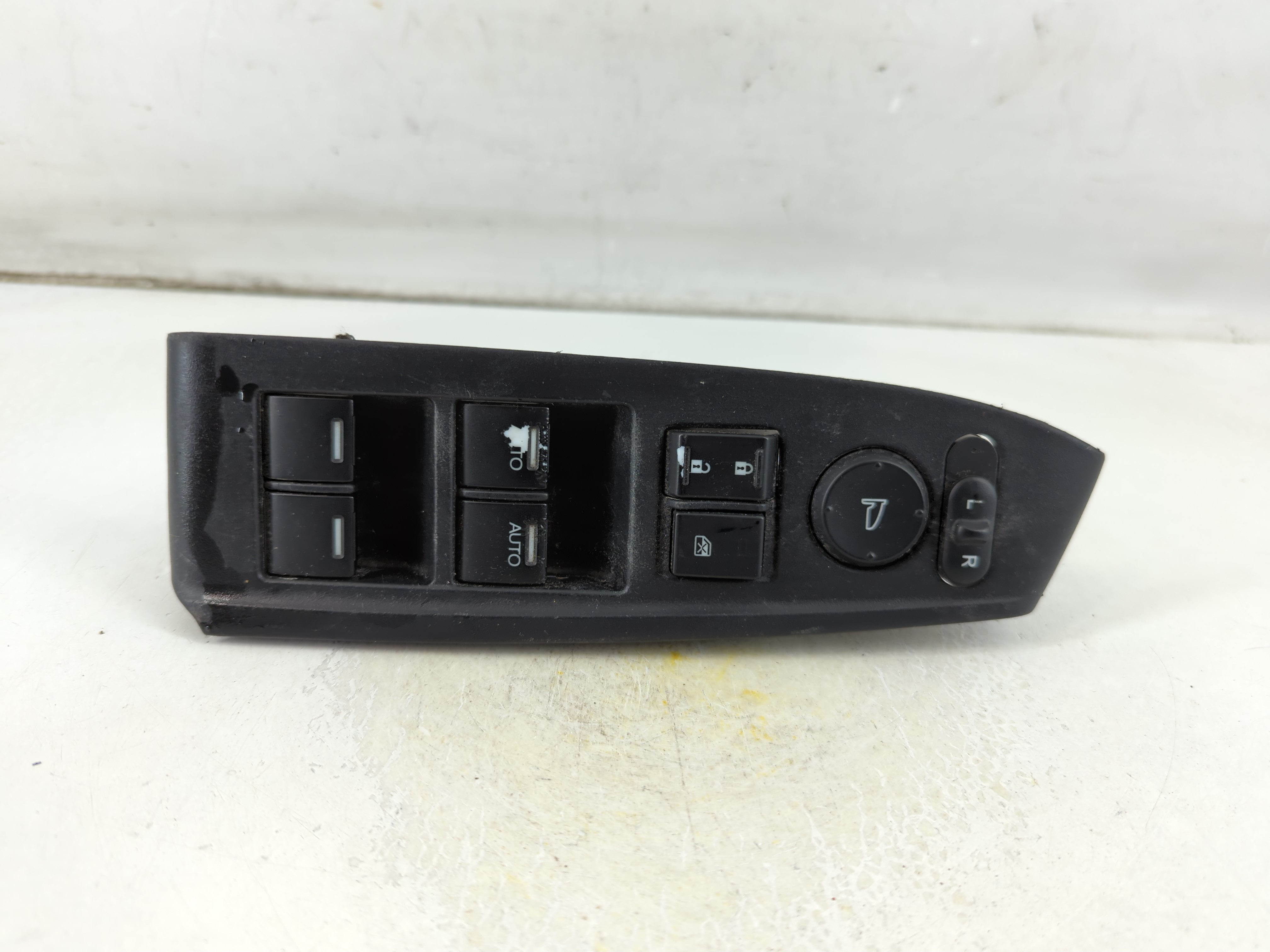 2008-2012 Honda Accord Driver Left Door Master Power Window Switch 1059639 - Oemusedautoparts1.com