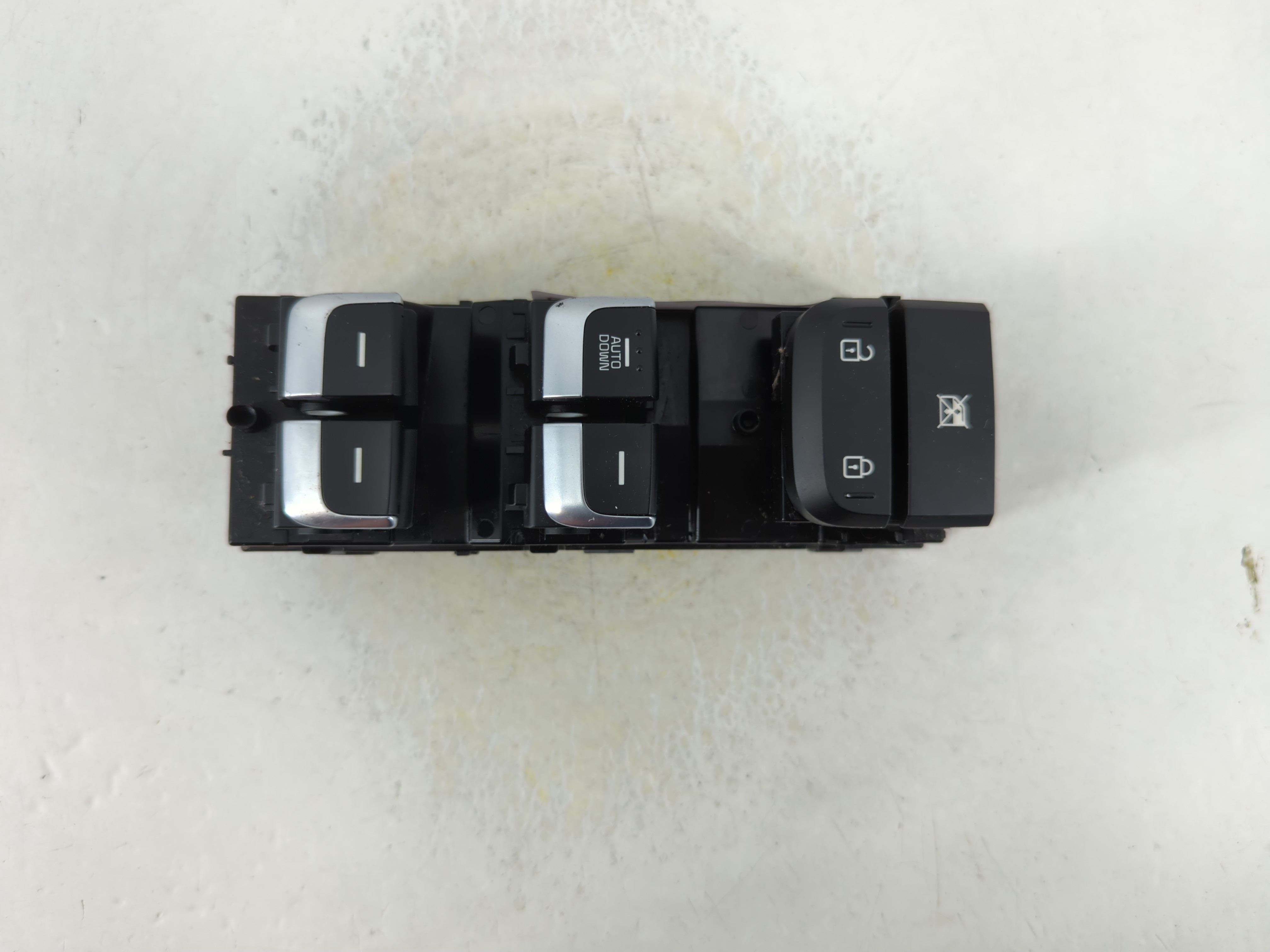 2017-2021 Kia Sportage Driver Left Door Master Power Window Switch 1059643 - Oemusedautoparts1.com