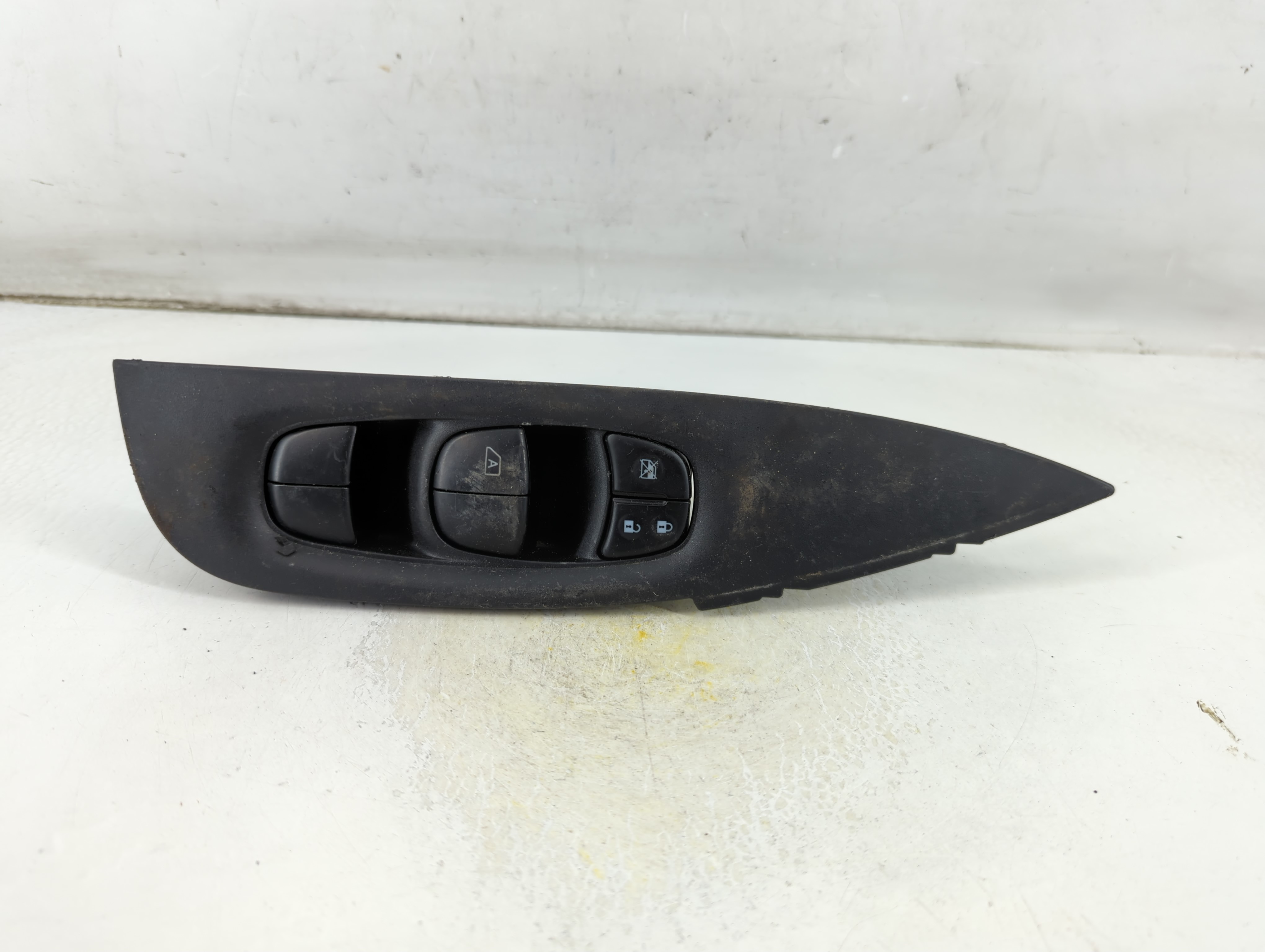 2019-2020 Hyundai Santa Fe Driver Left Door Master Power Window Switch 1059646 - Oemusedautoparts1.com