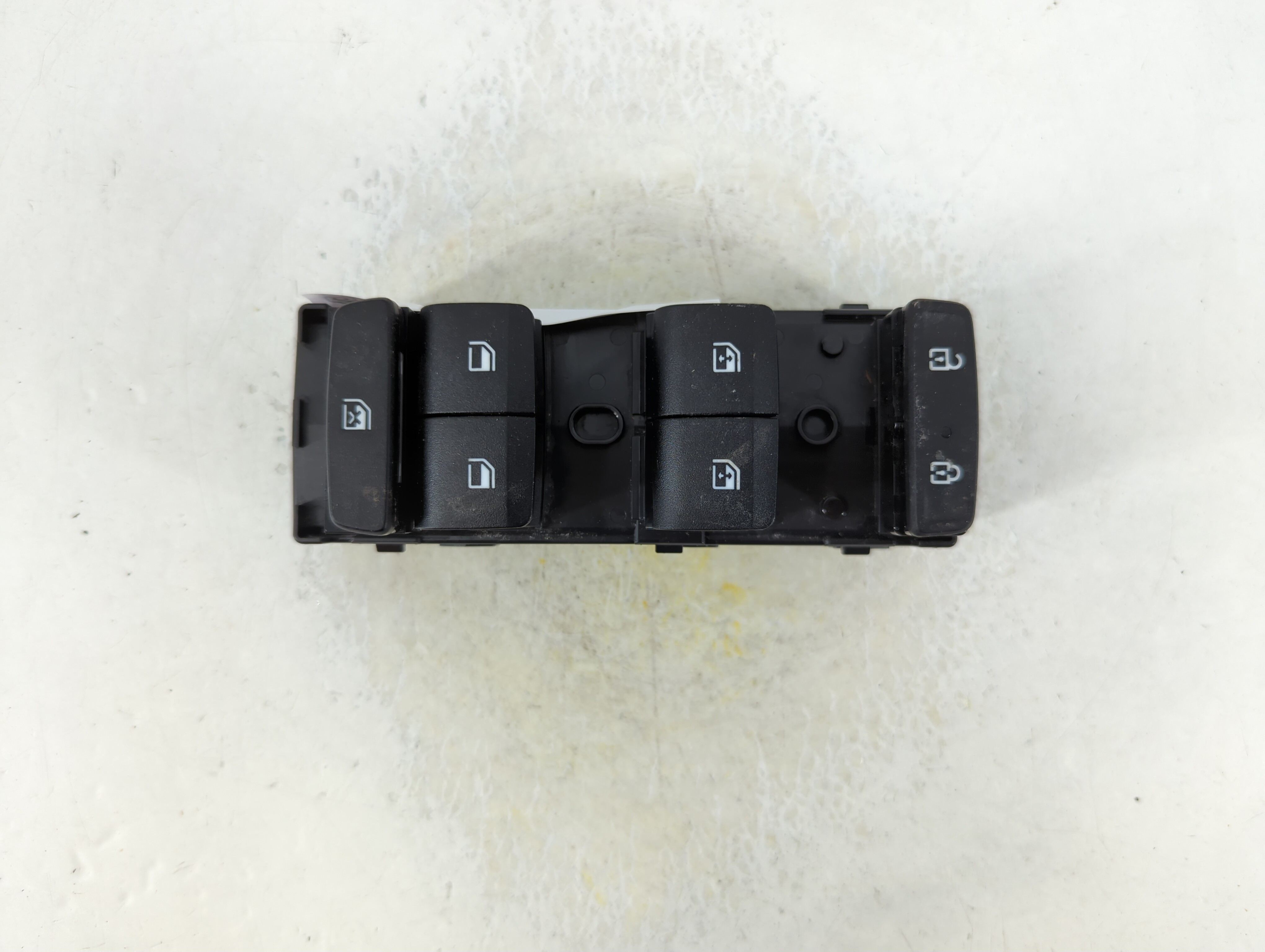 Picture of 2022-2022 Hyundai Tucson Driver Left Door Master Power Window Switch 1059647