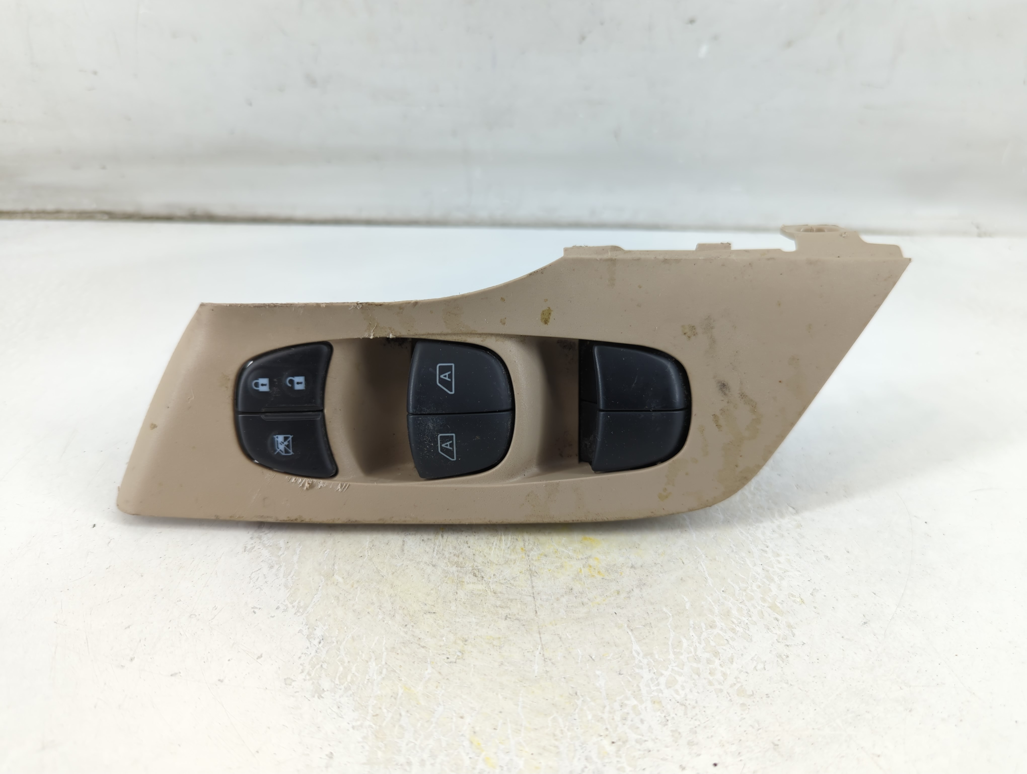 2013-2018 Nissan Altima Driver Left Door Master Power Window Switch 1059649 - Oemusedautoparts1.com