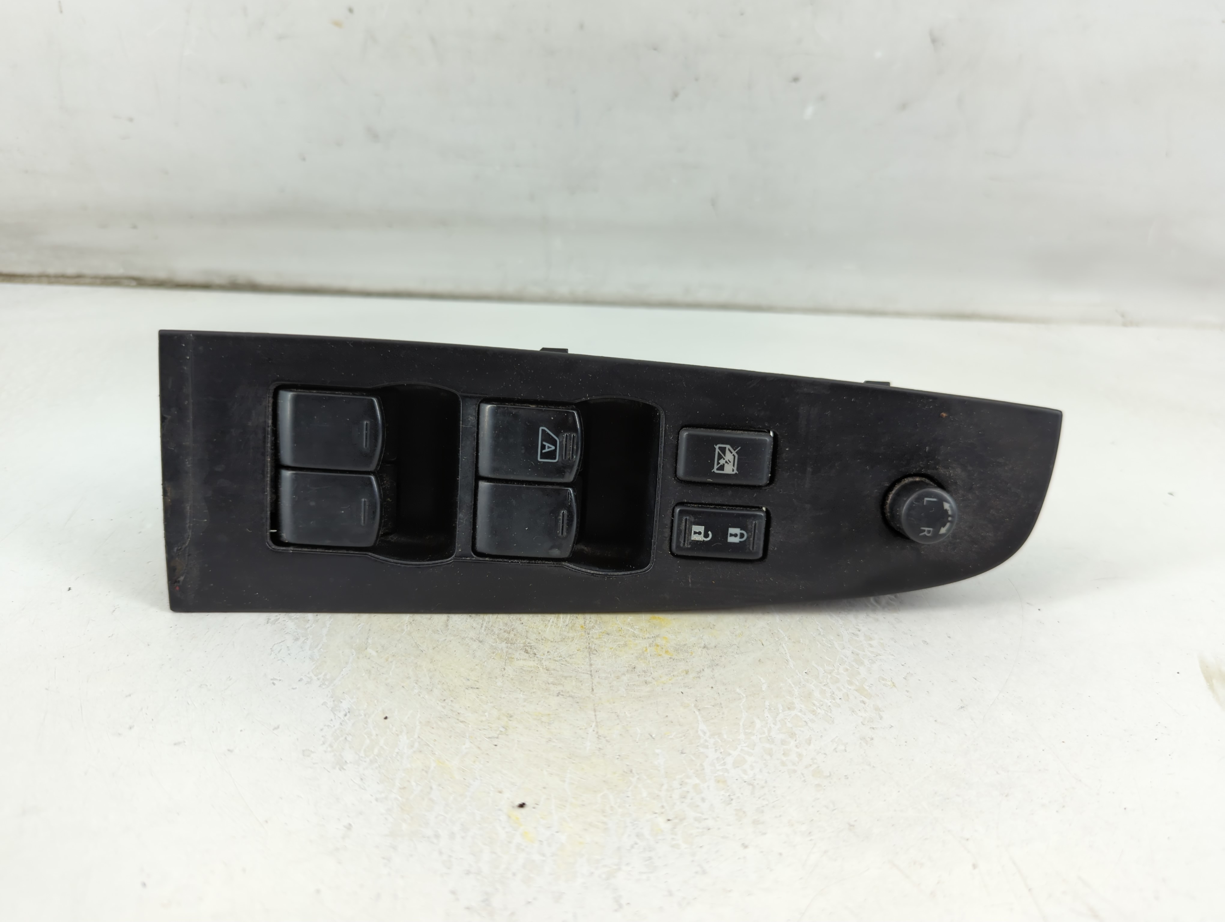 Picture of 2007-2012 Nissan Altima Driver Left Door Master Power Window Switch 1059651