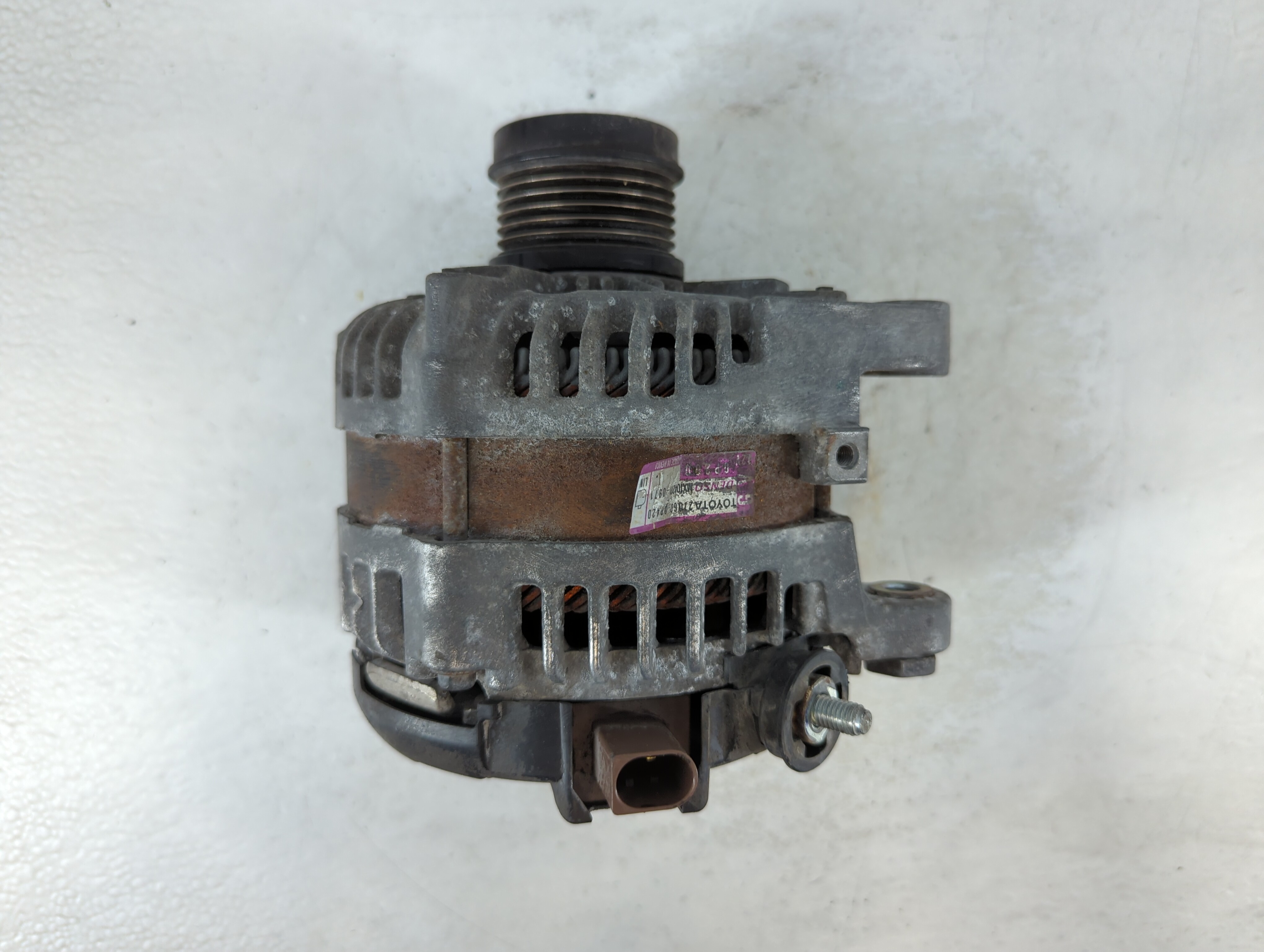 Picture of 2017 Toyota Highlander Alternator Generator Charging Assembly Engine Oem 1059668