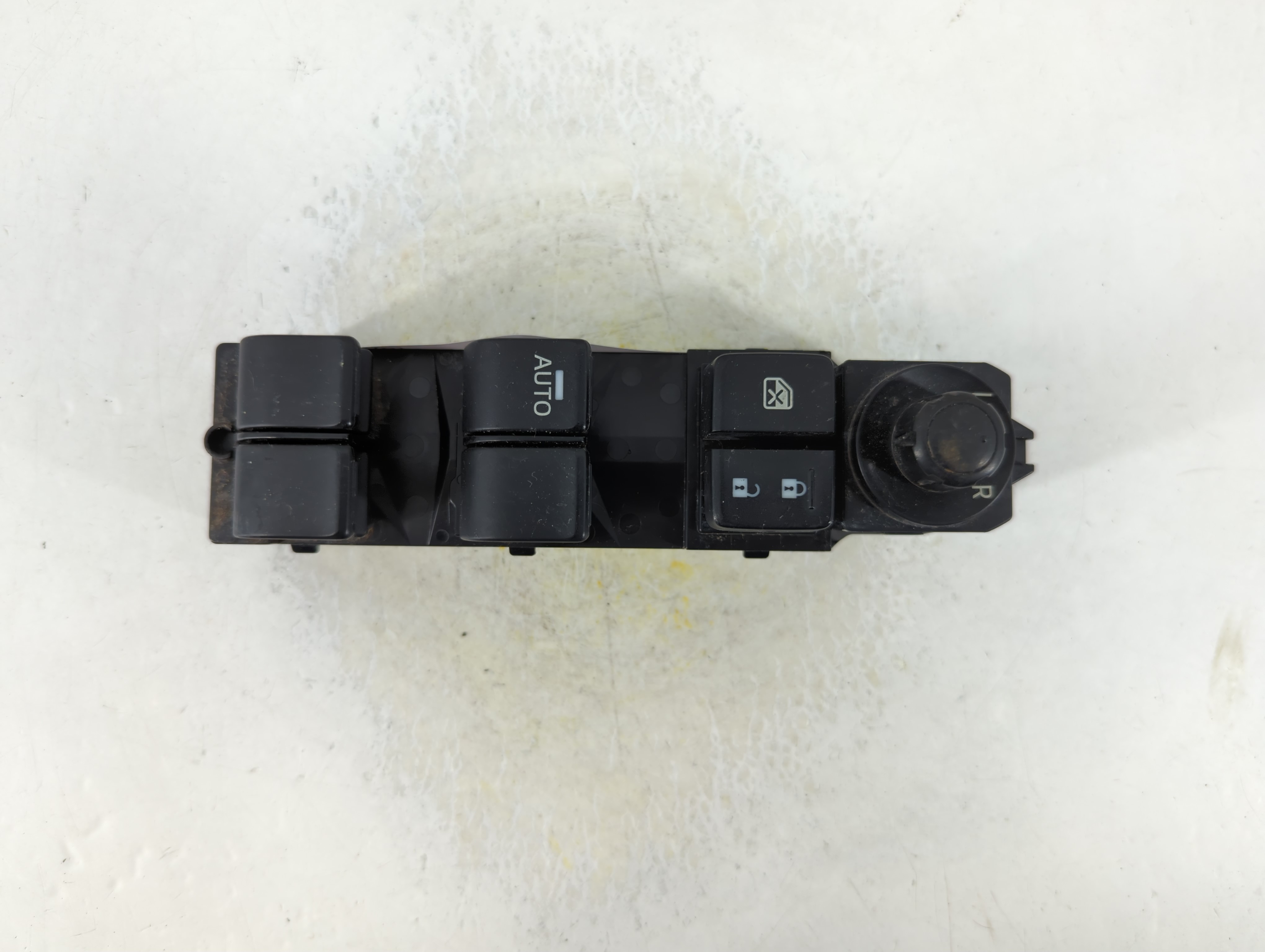 2017-2018 Toyota Yaris Ia Driver Left Door Master Power Window Switch 1059824 - Oemusedautoparts1.com