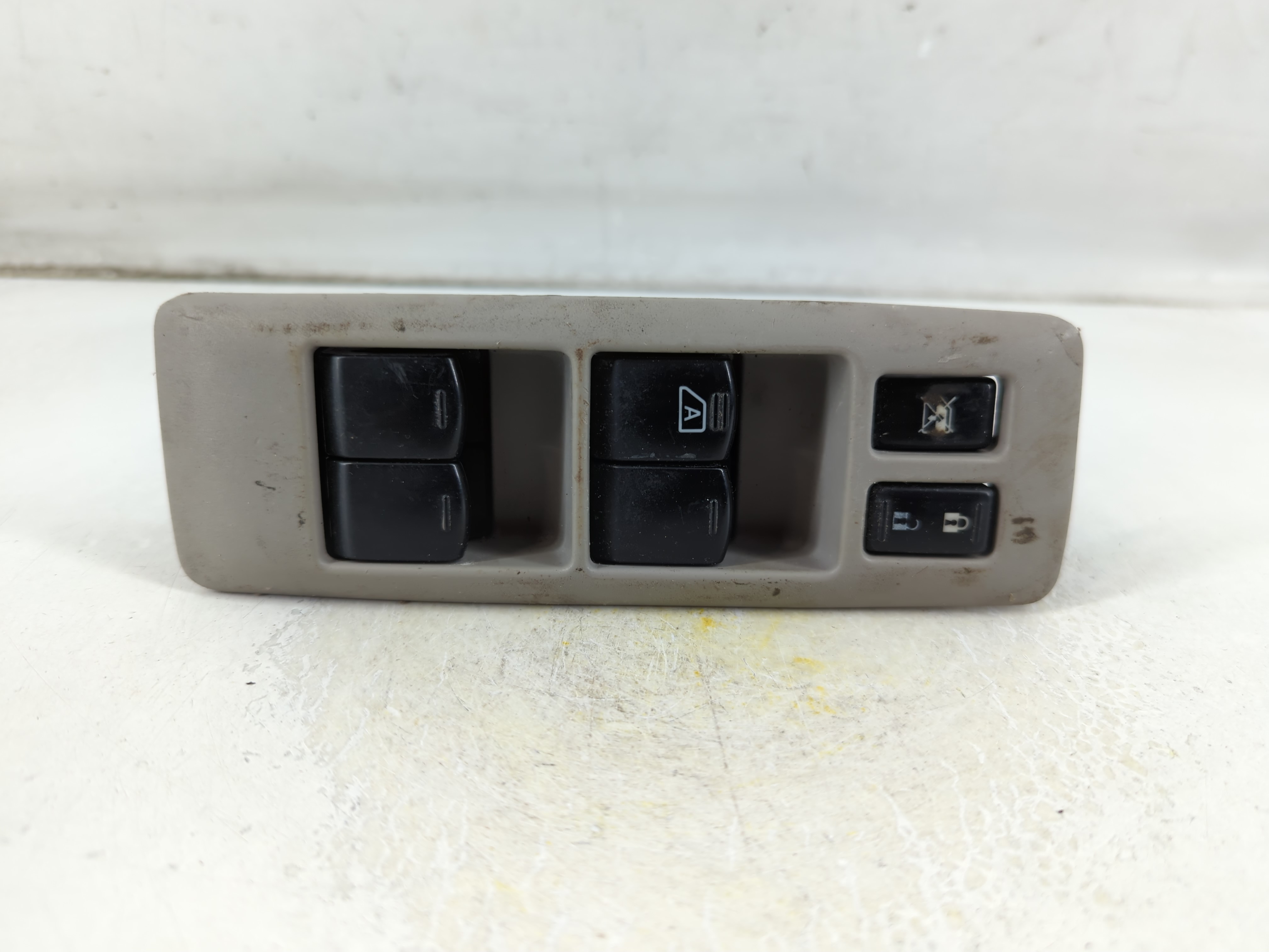 2014-2020 Nissan Rogue Driver Left Door Master Power Window Switch 1059837 - Oemusedautoparts1.com