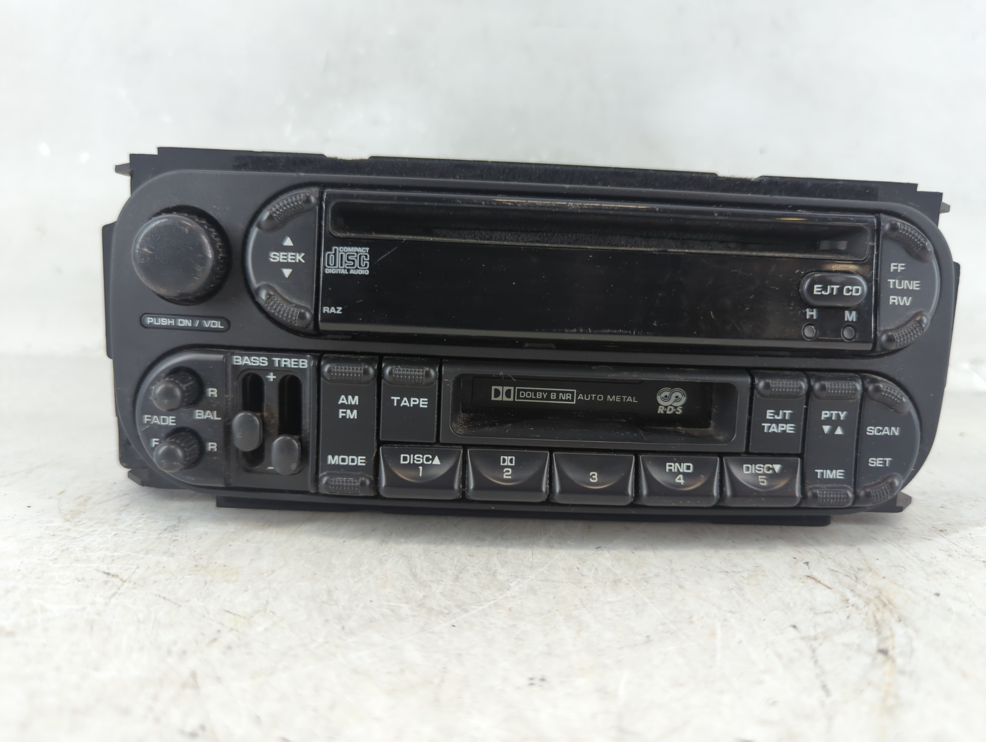 Picture of 2002-2005 Dodge Ram 1500 Am Fm Cd Player Radio Receiver 1059847