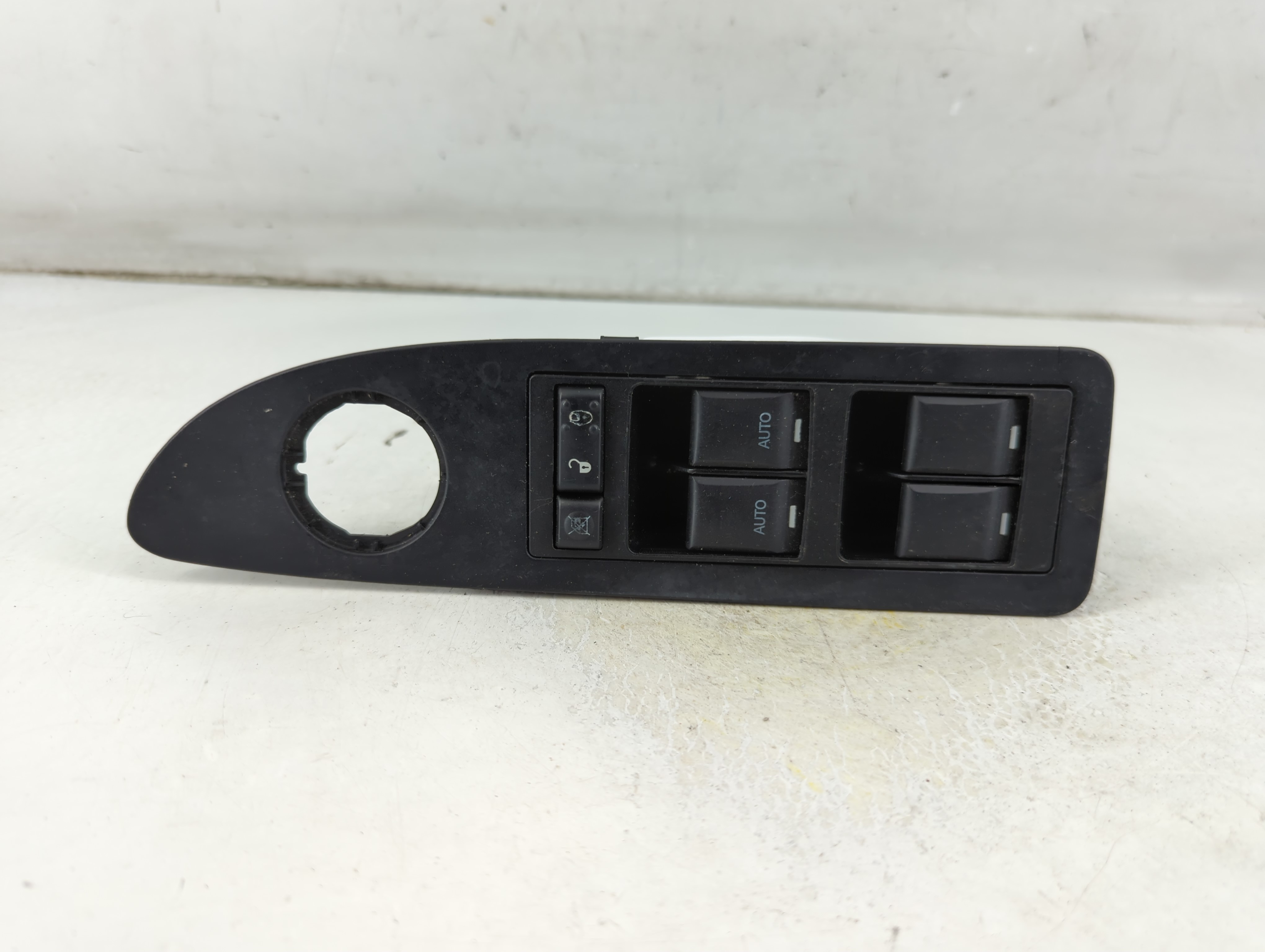 2011-2014 Chrysler 200 Driver Left Door Master Power Window Switch 1059867 - Oemusedautoparts1.com