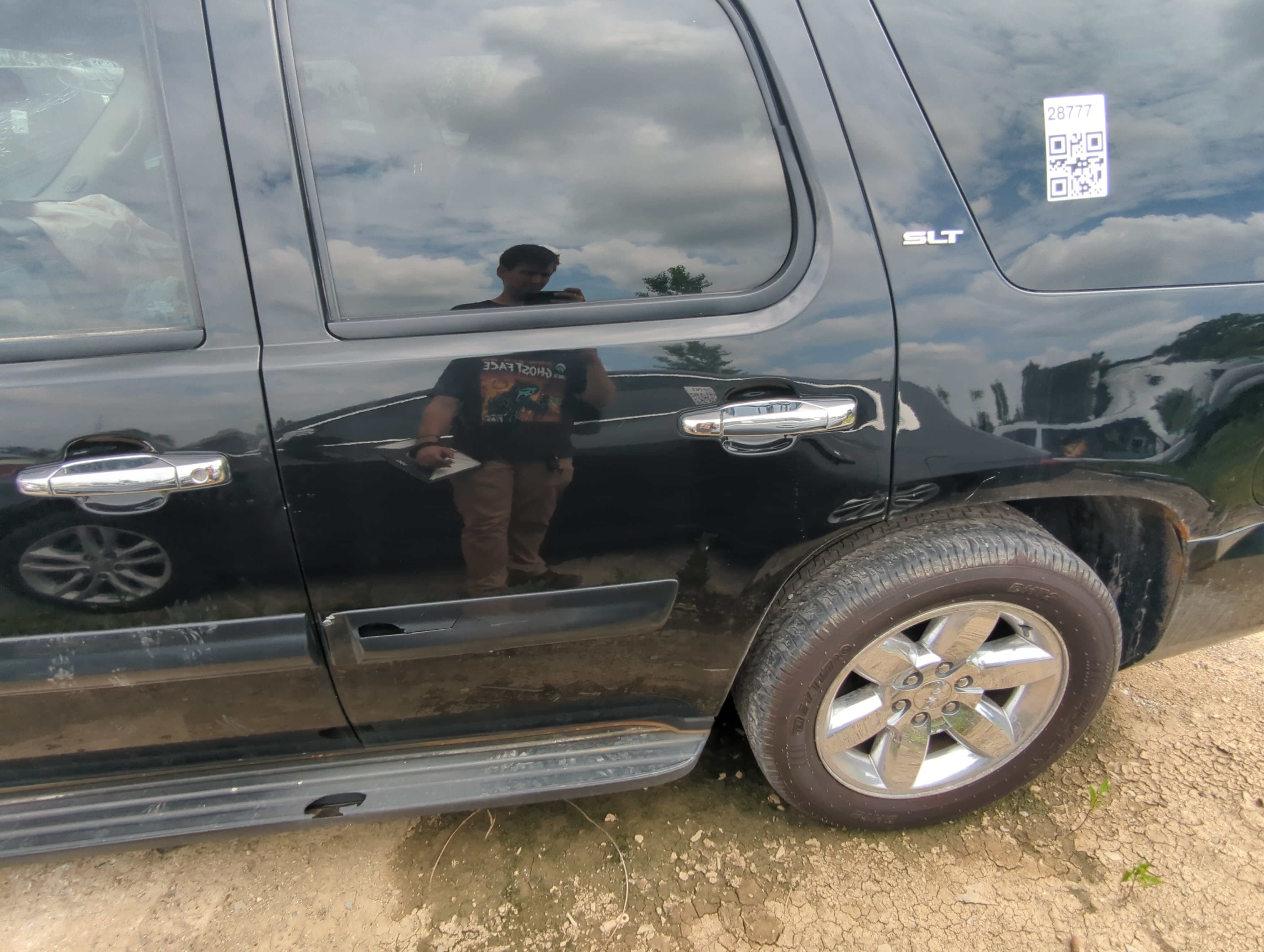 Picture of 2007-2014 Gmc Yukon Driver Rear Door Oem 1060177