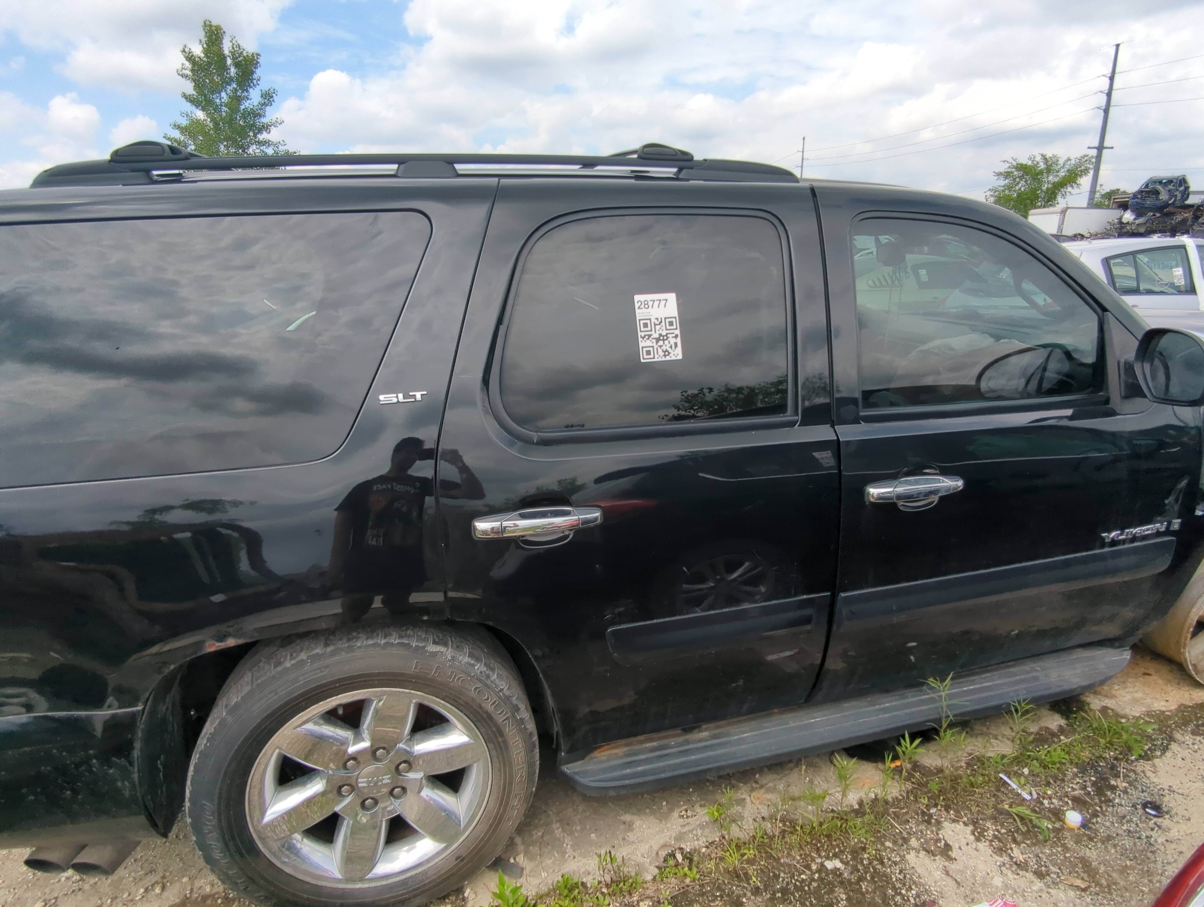 Picture of 2007-2014 Gmc Yukon Passenger Rear Door Oem 1060180