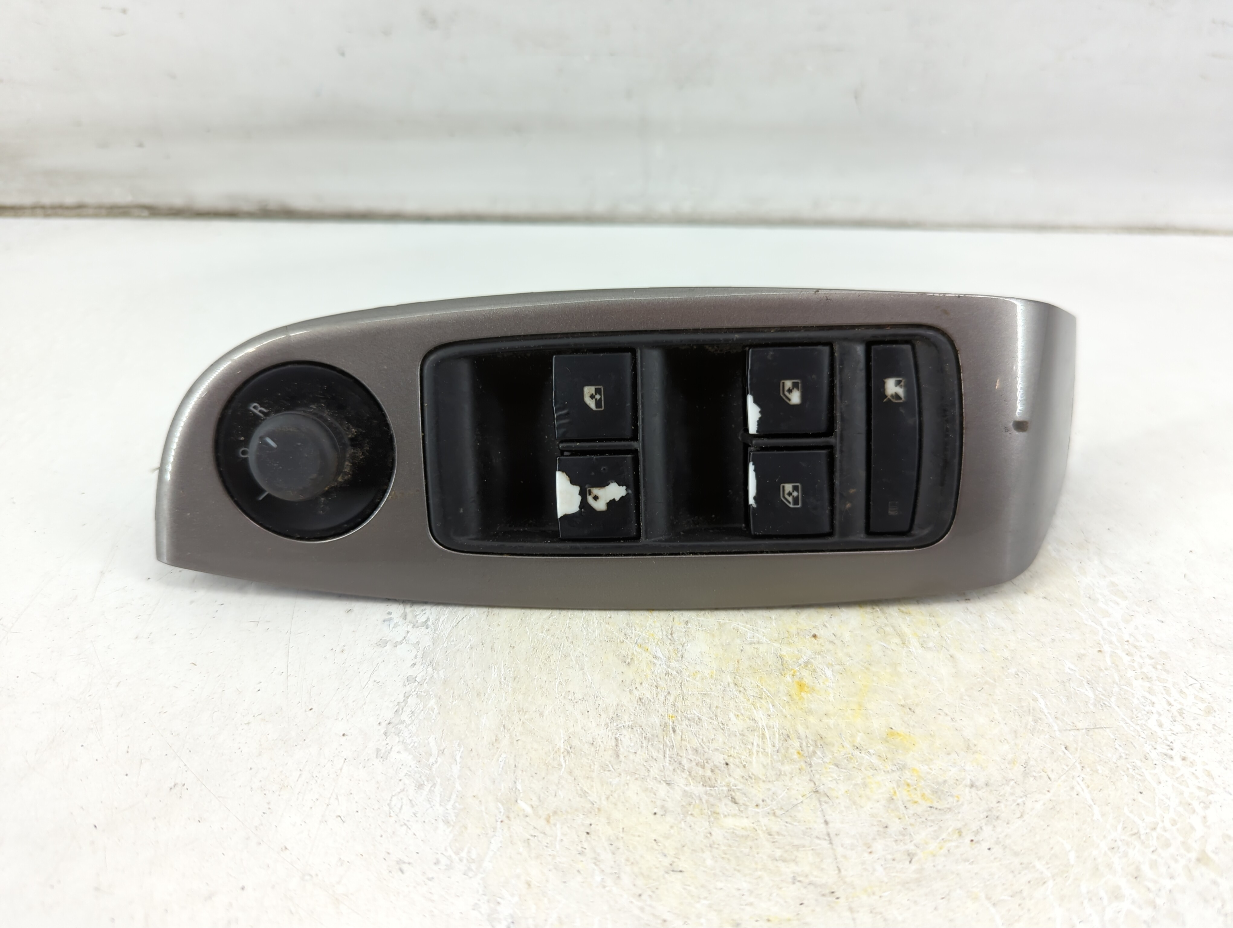 2014-2016 Chevrolet Malibu Driver Left Door Master Power Window Switch 1060211 - Oemusedautoparts1.com