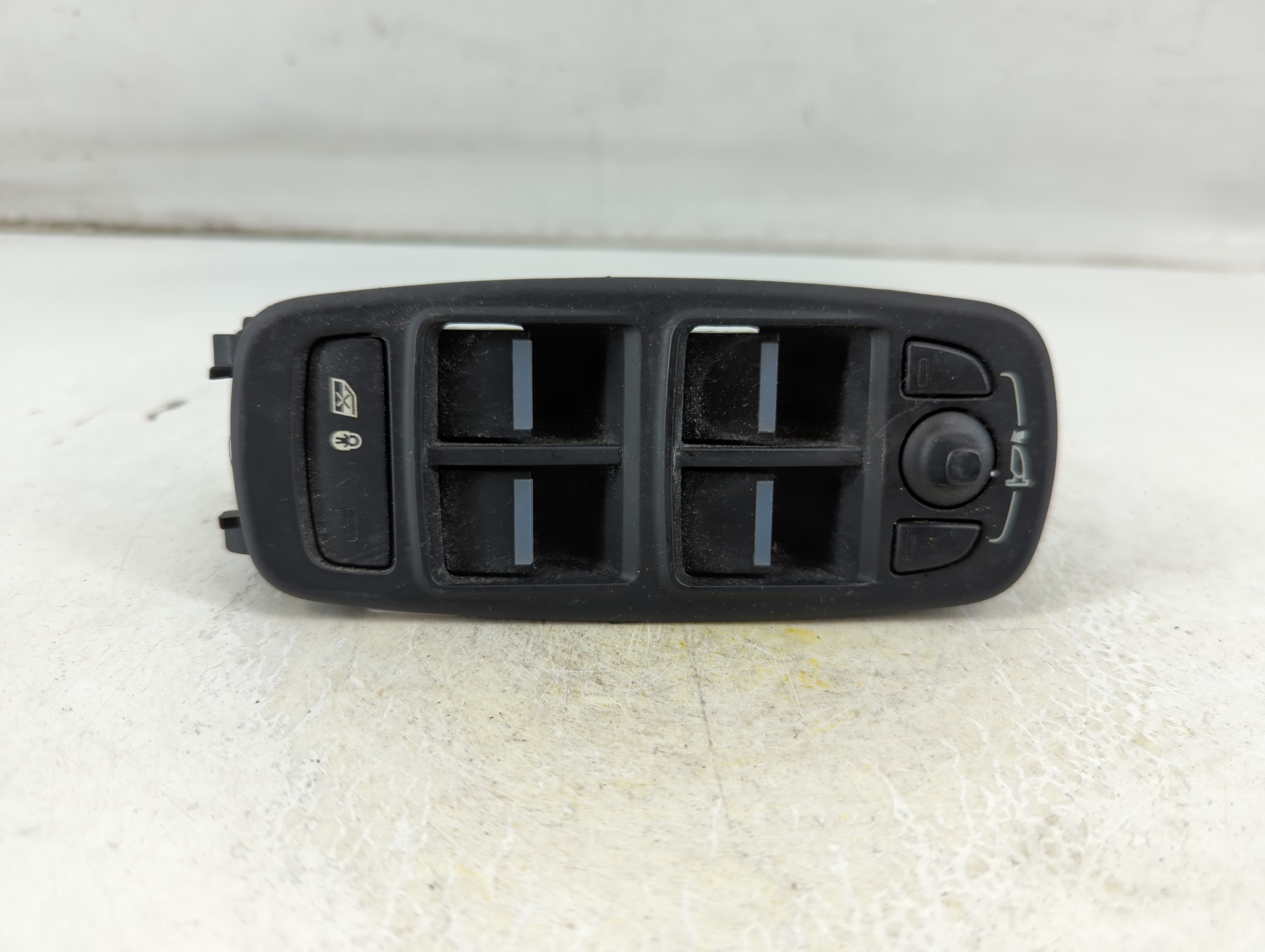 2017-2019 Jaguar Xe Driver Left Door Master Power Window Switch 1060220 - Oemusedautoparts1.com