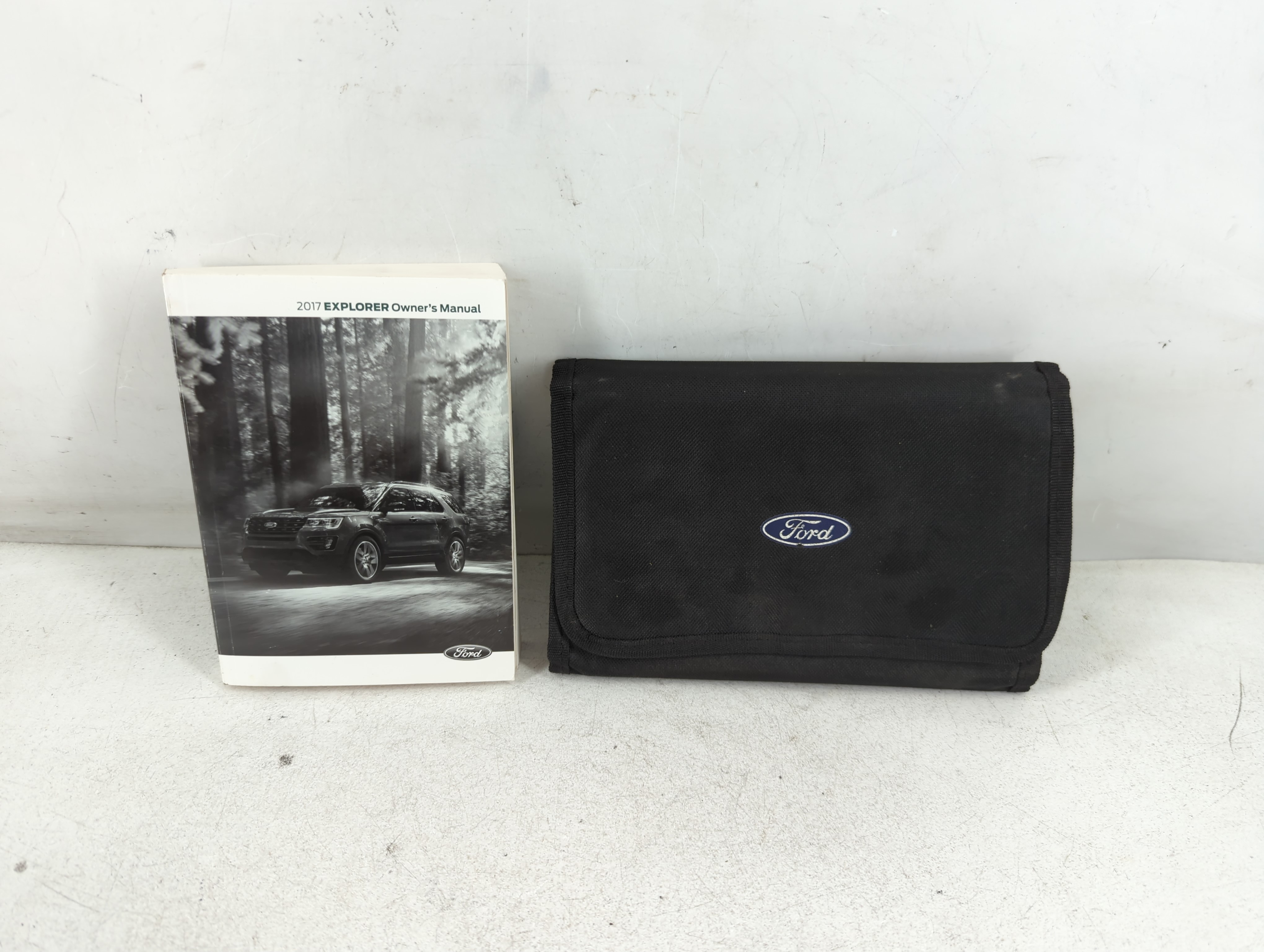 Picture of 2017 Ford Explorer Owners Manual Book Guide 1060374