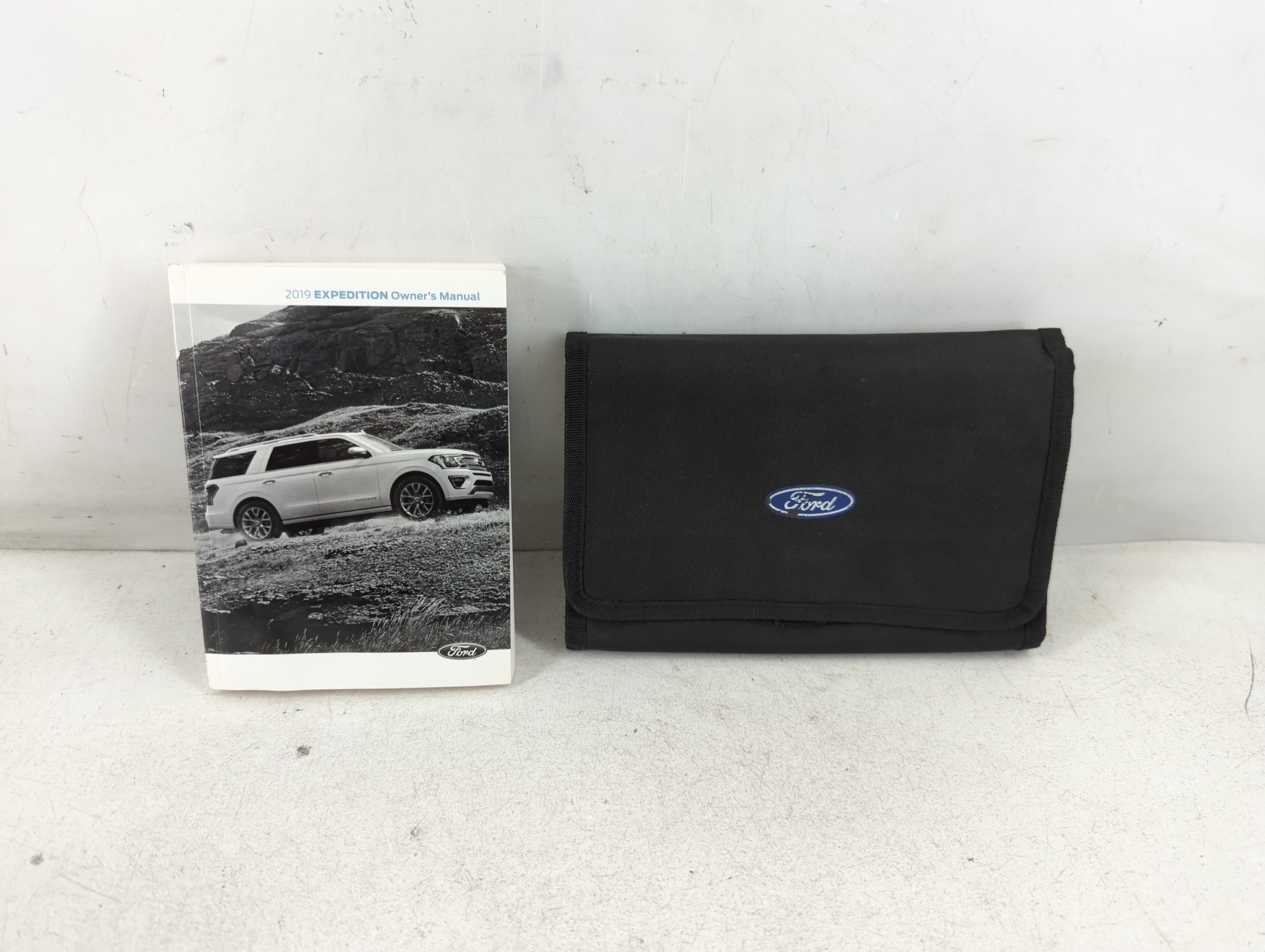 2019 Ford Expedition Owners Manual Book Guide 1060384 - Oemusedautoparts1.com