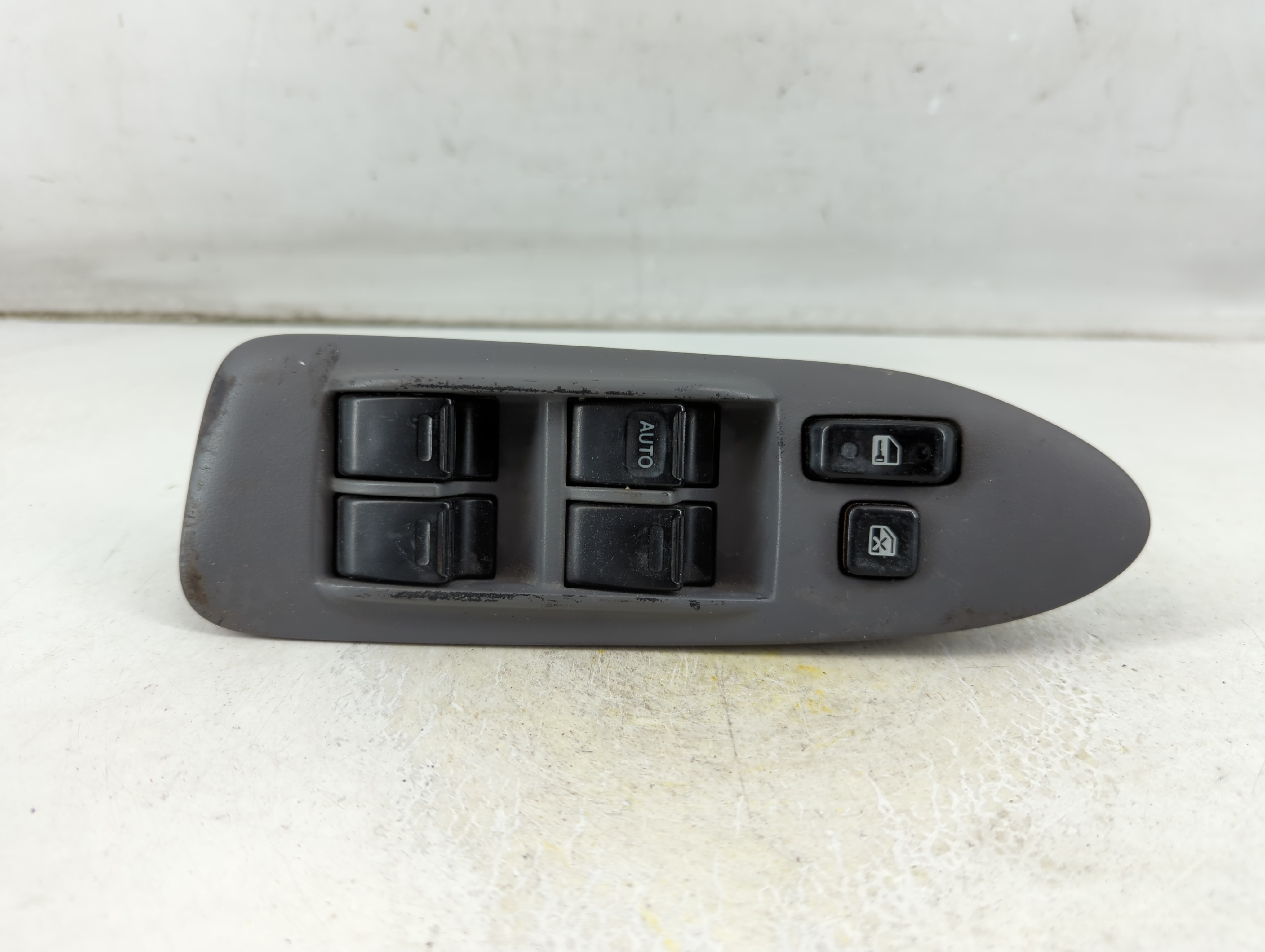 2000-2001 Toyota Camry Driver Left Door Master Power Window Switch 1060398 - Oemusedautoparts1.com