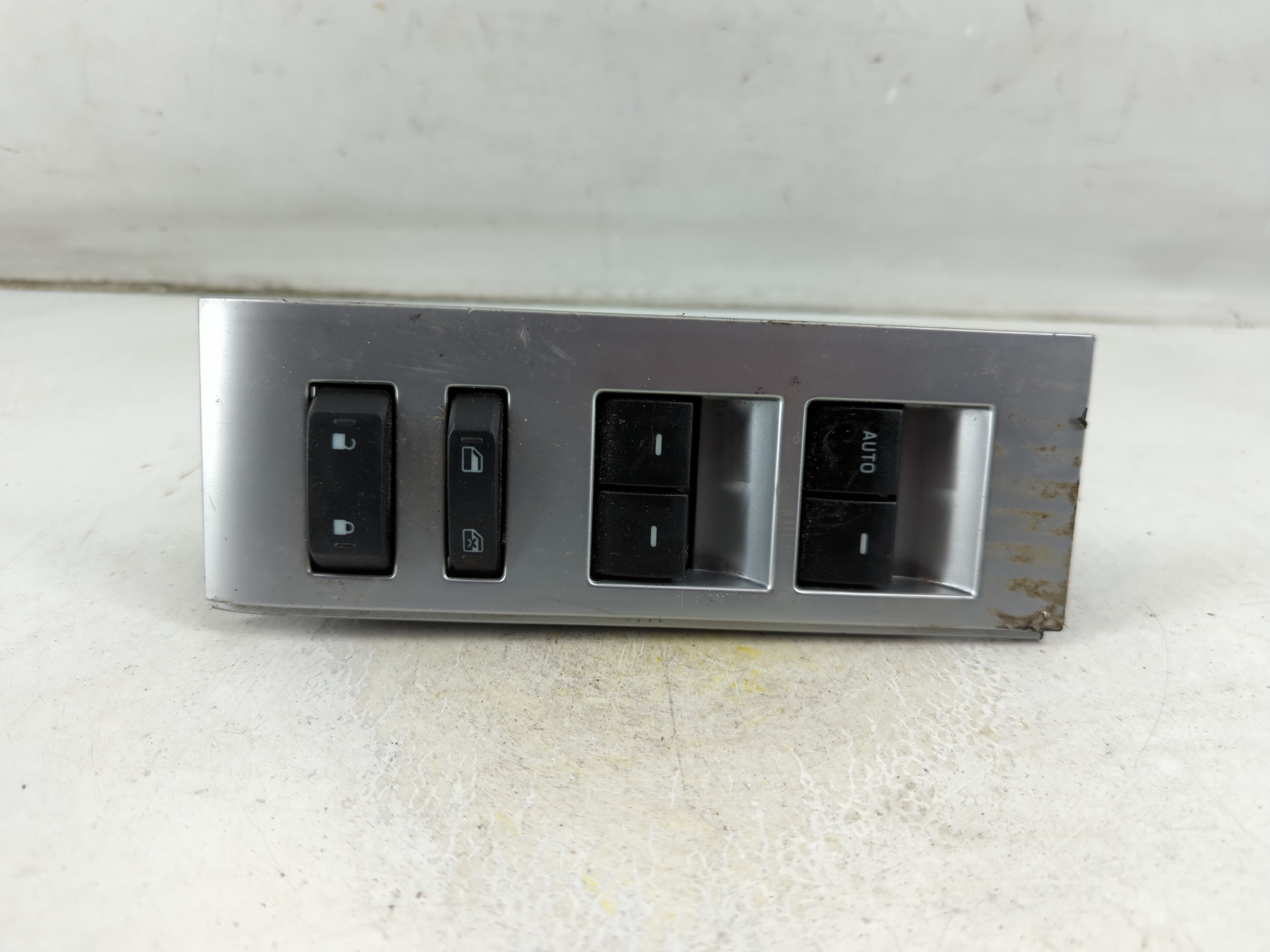2004 Mercury Mountaineer Driver Left Door Master Power Window Switch 1060404 - Oemusedautoparts1.com