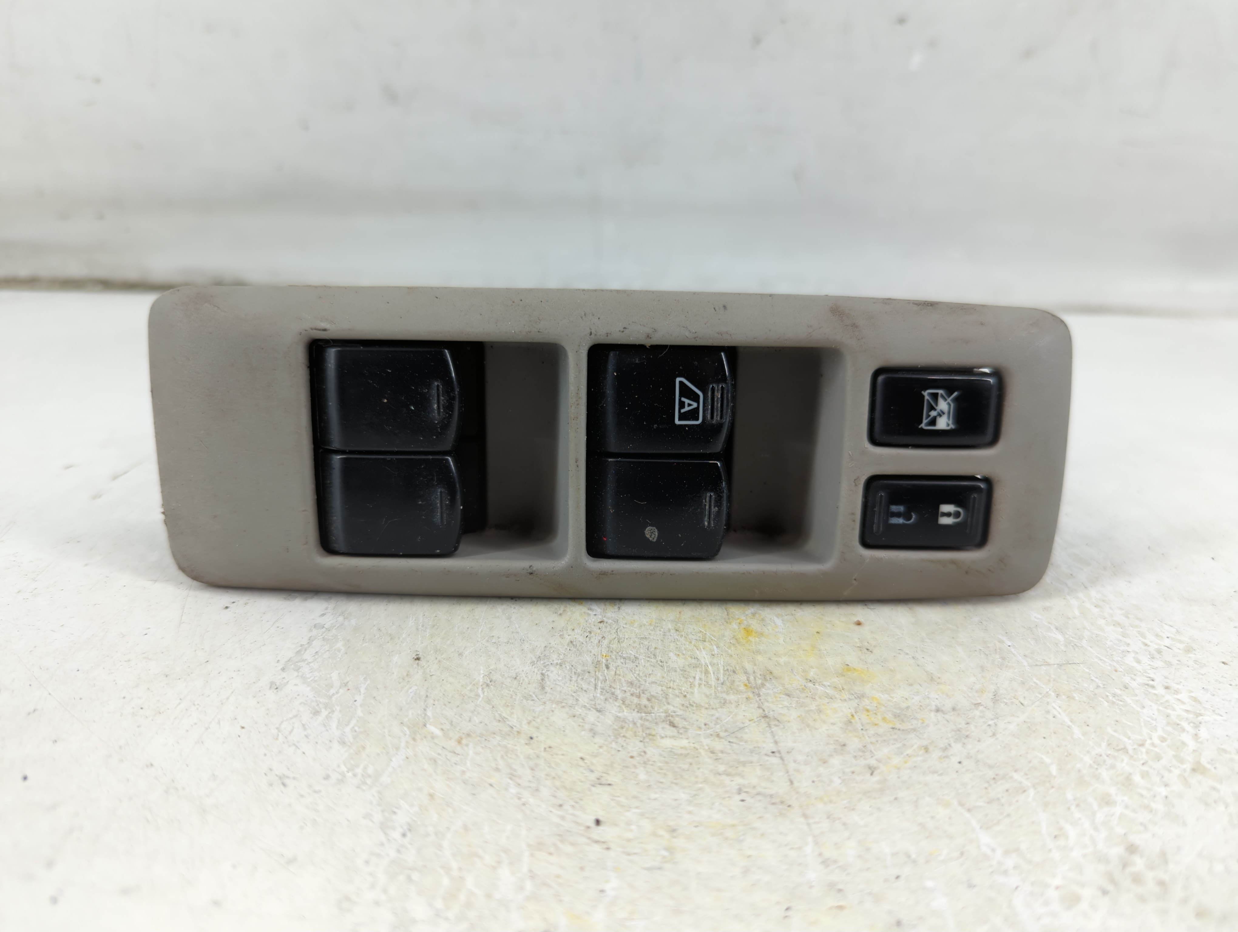 2011-2015 Nissan Rogue Driver Left Door Master Power Window Switch 1060405 - Oemusedautoparts1.com
