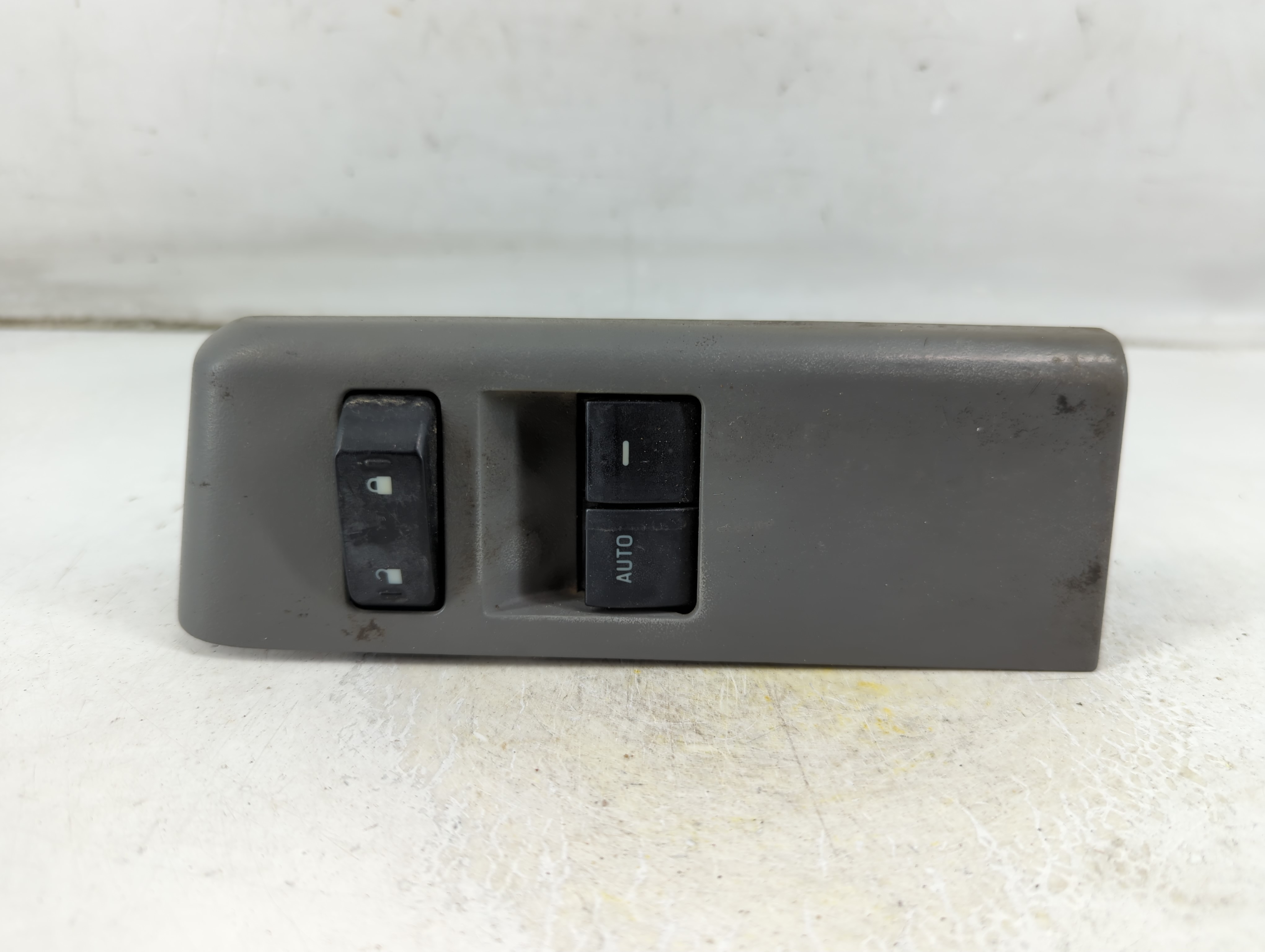 2011 Ford F-250 Super Duty Driver Left Door Master Power Window Switch 1060534 - Oemusedautoparts1.com