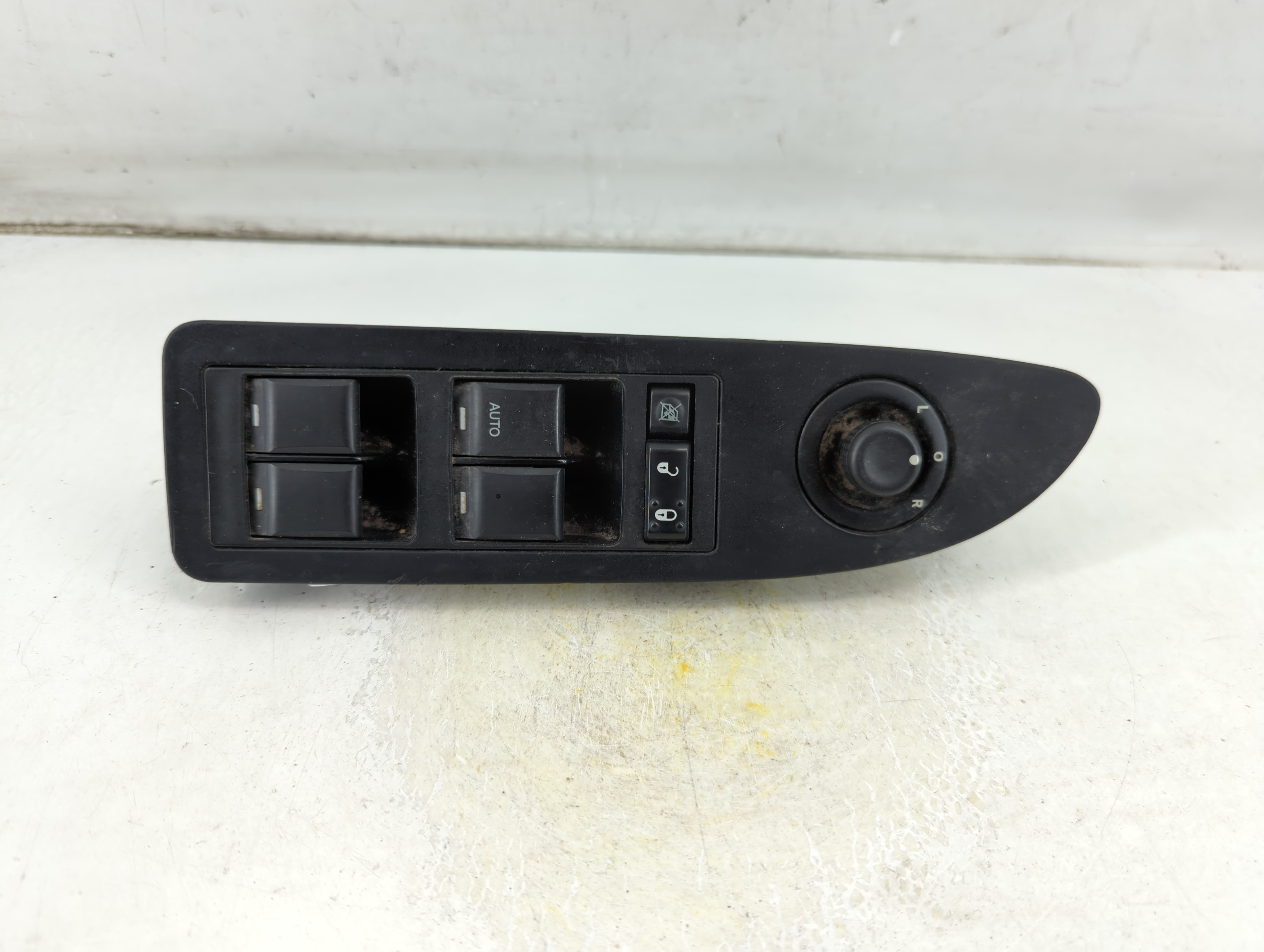 2011-2014 Chrysler 200 Driver Left Door Master Power Window Switch 1060536 - Oemusedautoparts1.com