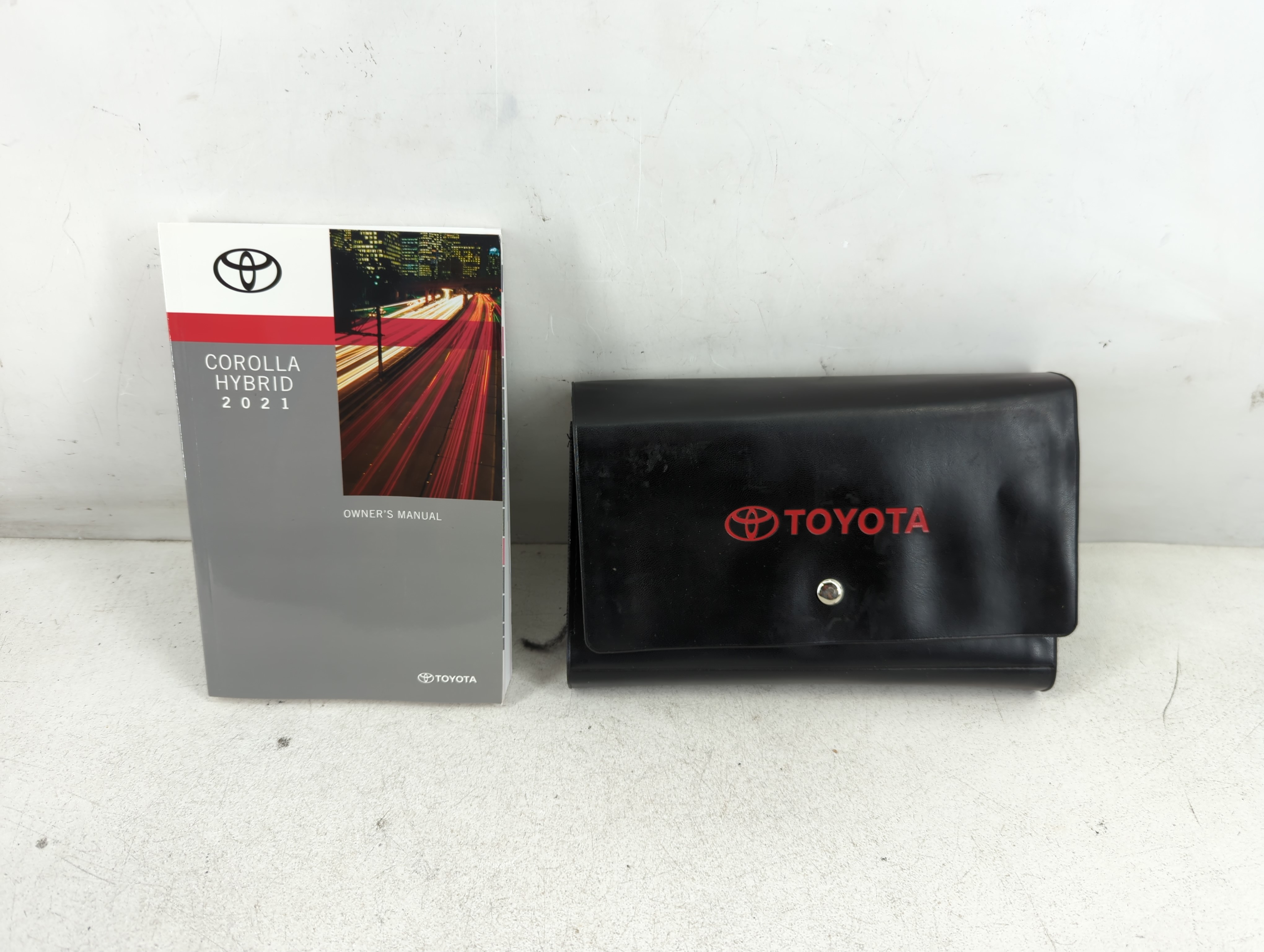 2021 Toyota Corolla Owners Manual Book Guide 1060546 - Oemusedautoparts1.com