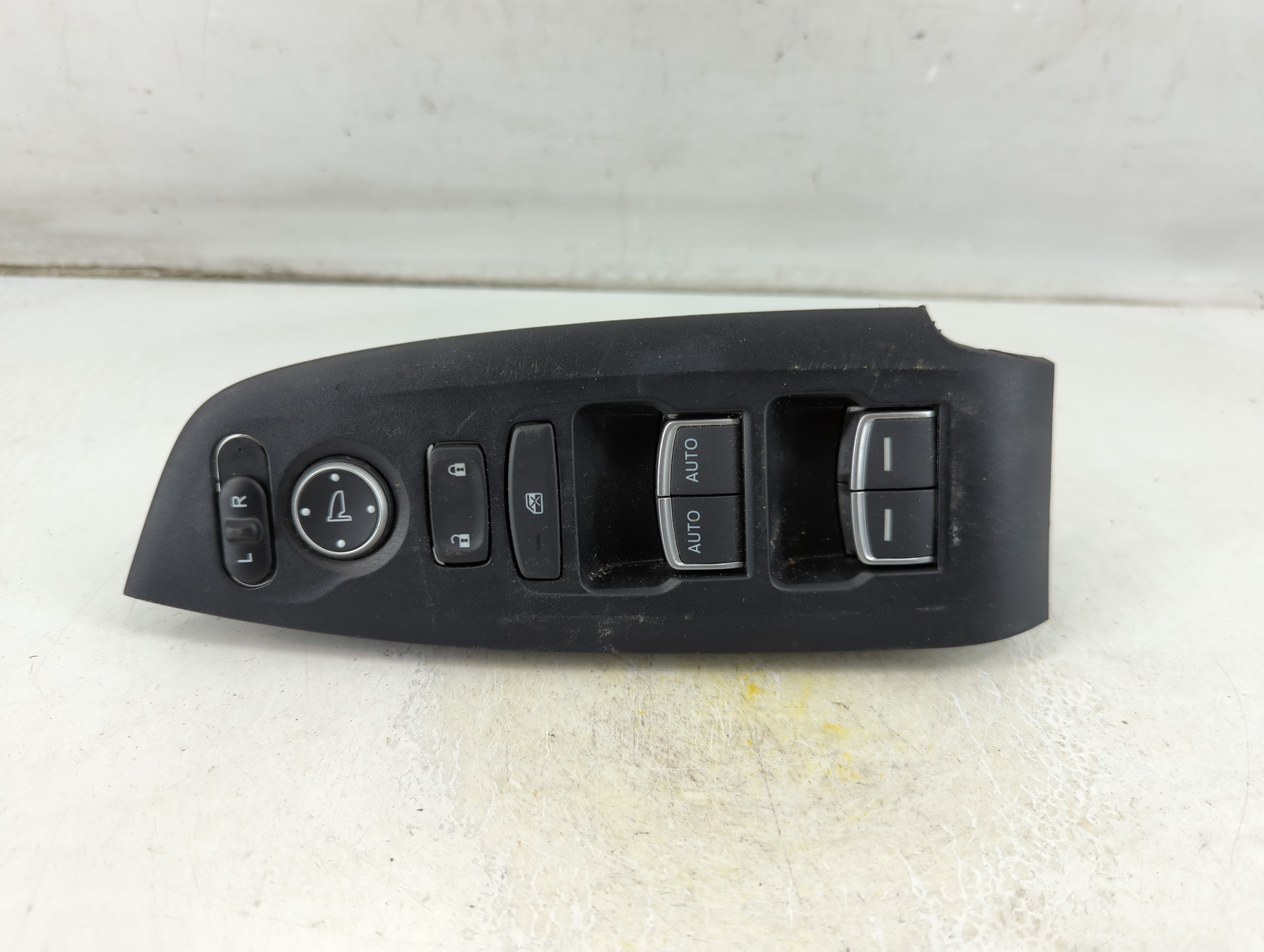 2018-2022 Honda Accord Driver Left Door Master Power Window Switch 1060582 - Oemusedautoparts1.com