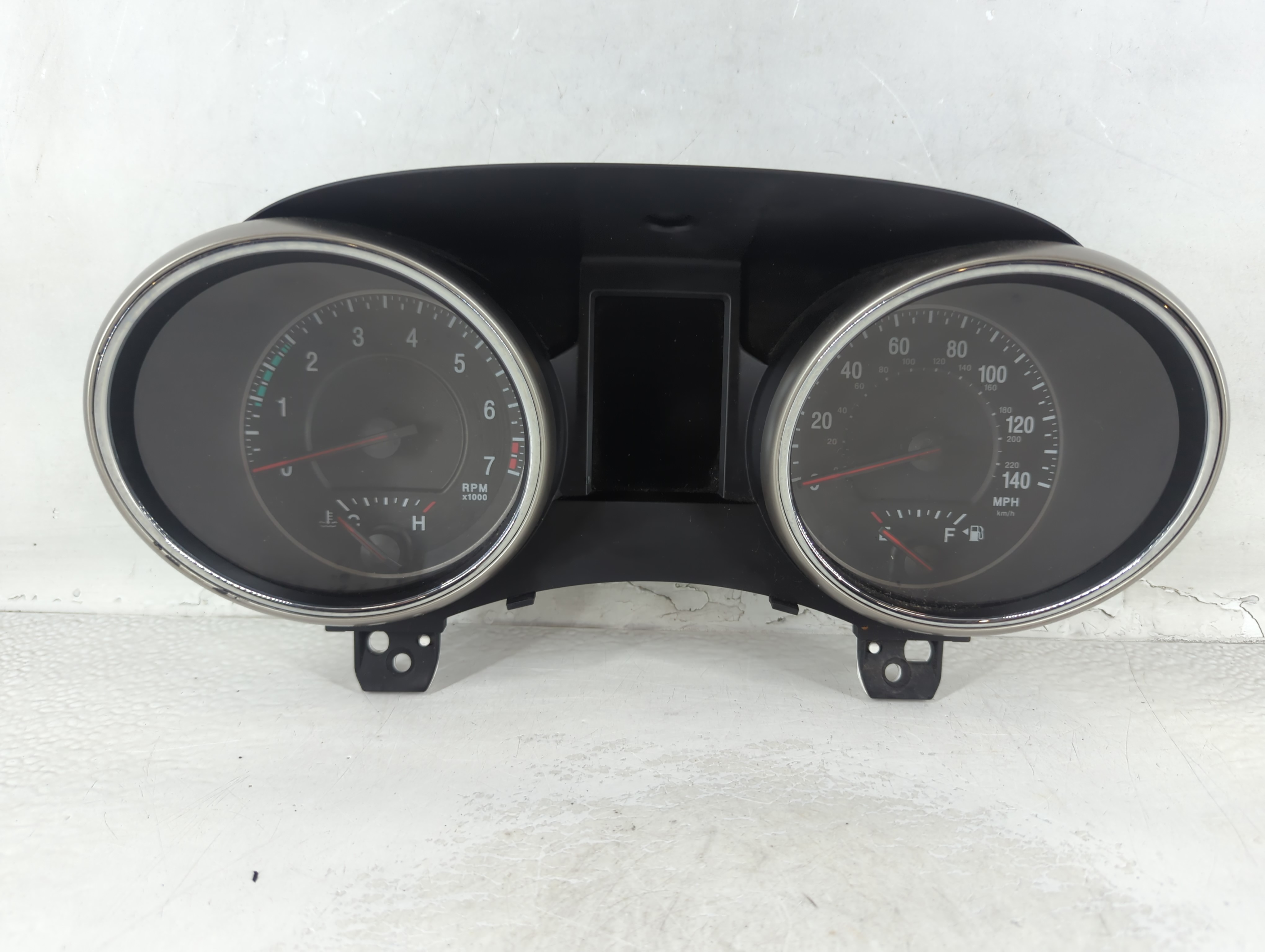 2011-2011 Jeep Grand Cherokee Speedometer Instrument Cluster Gauges 1060584 - Oemusedautoparts1.com