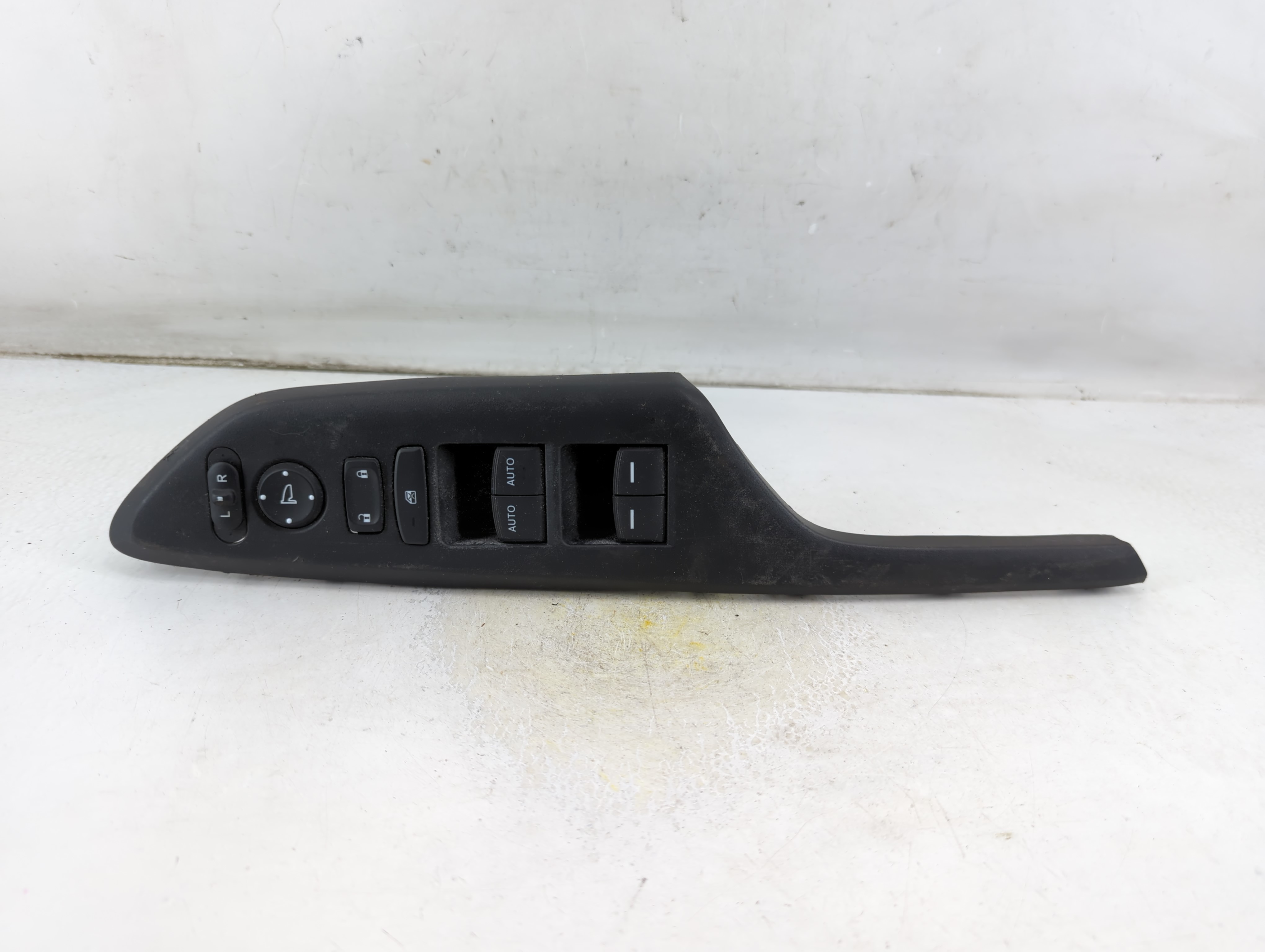 2017-2021 Honda Civic Driver Left Door Master Power Window Switch 1060594 - Oemusedautoparts1.com