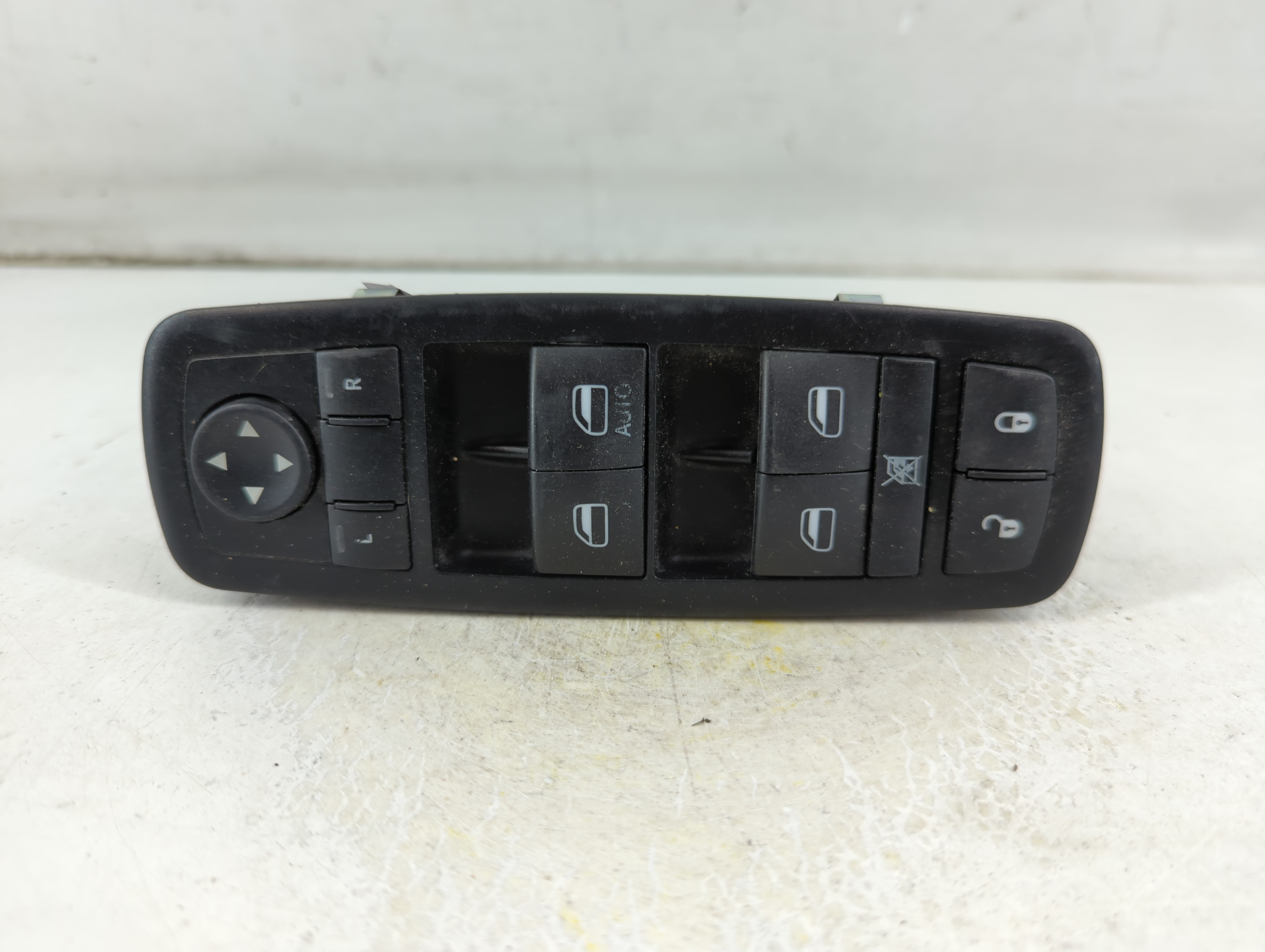 Picture of Dodge Ram 1500 Driver Left Door Master Power Window Switch 68110866ab 1060600