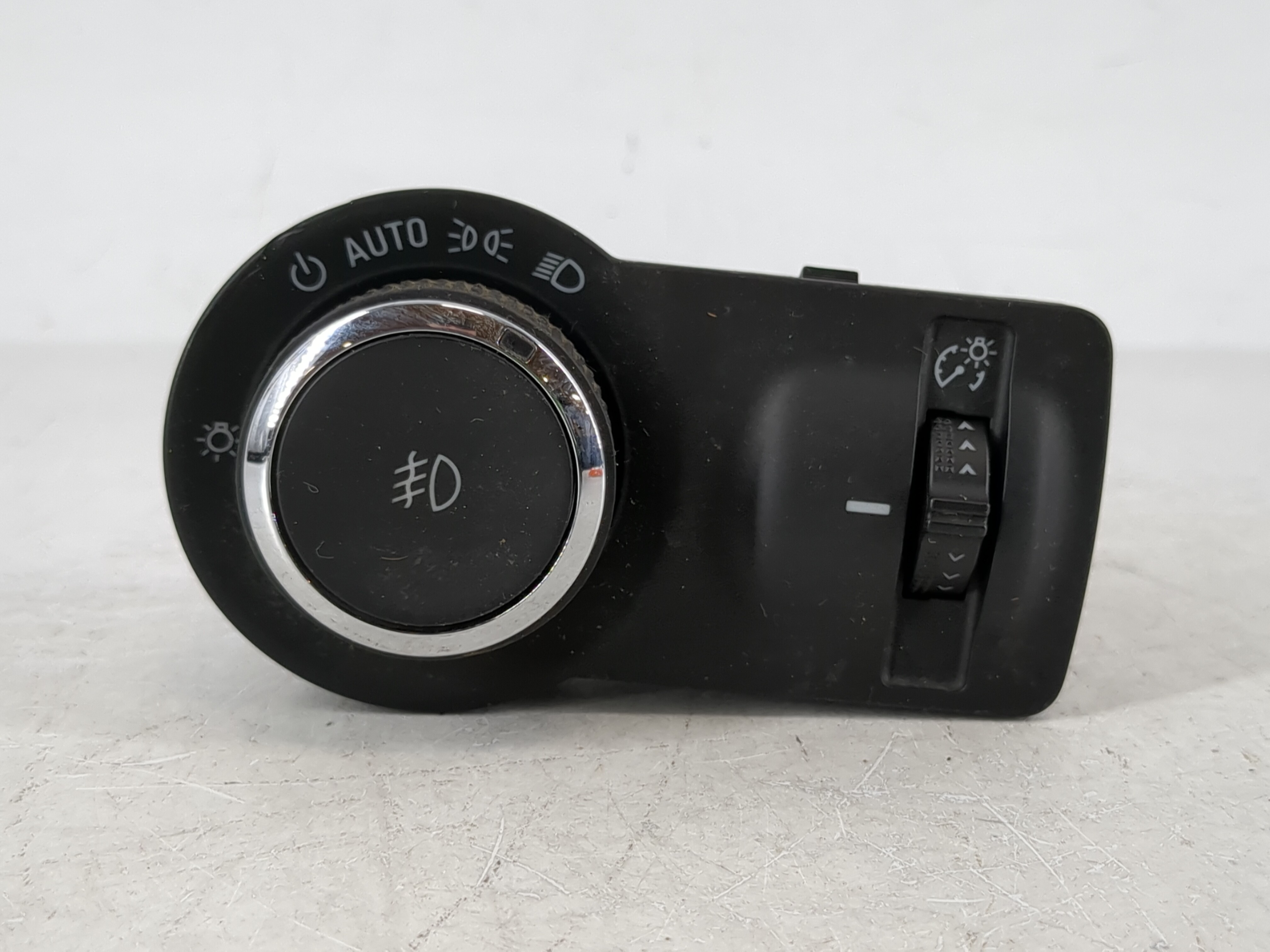 Picture of 2014 Chevrolet Sonic Headlight Head Light Switch Lamp Control 1060641