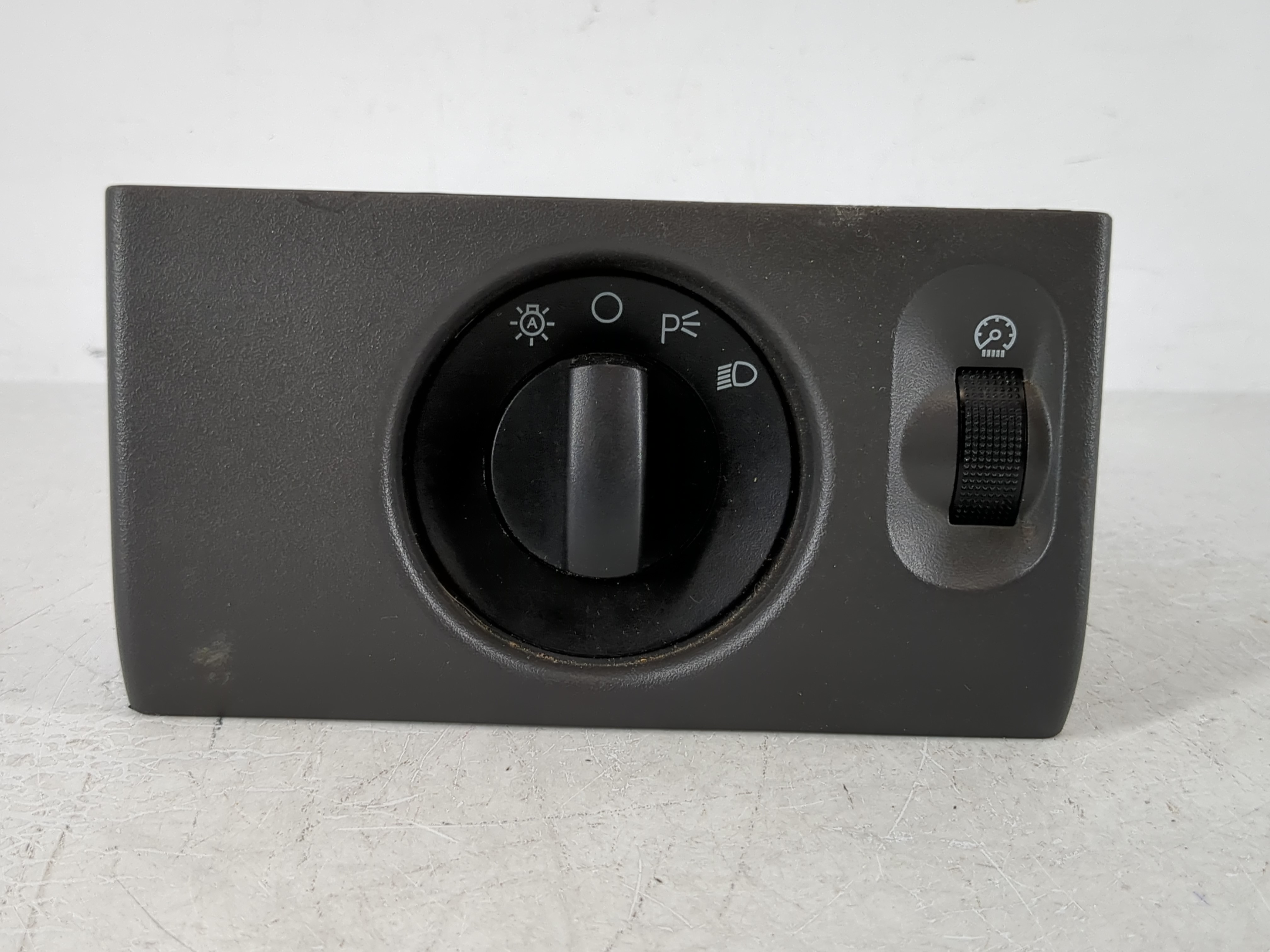 Picture of 2006 Ford F-150 Headlight Head Light Switch Lamp Control 1060672
