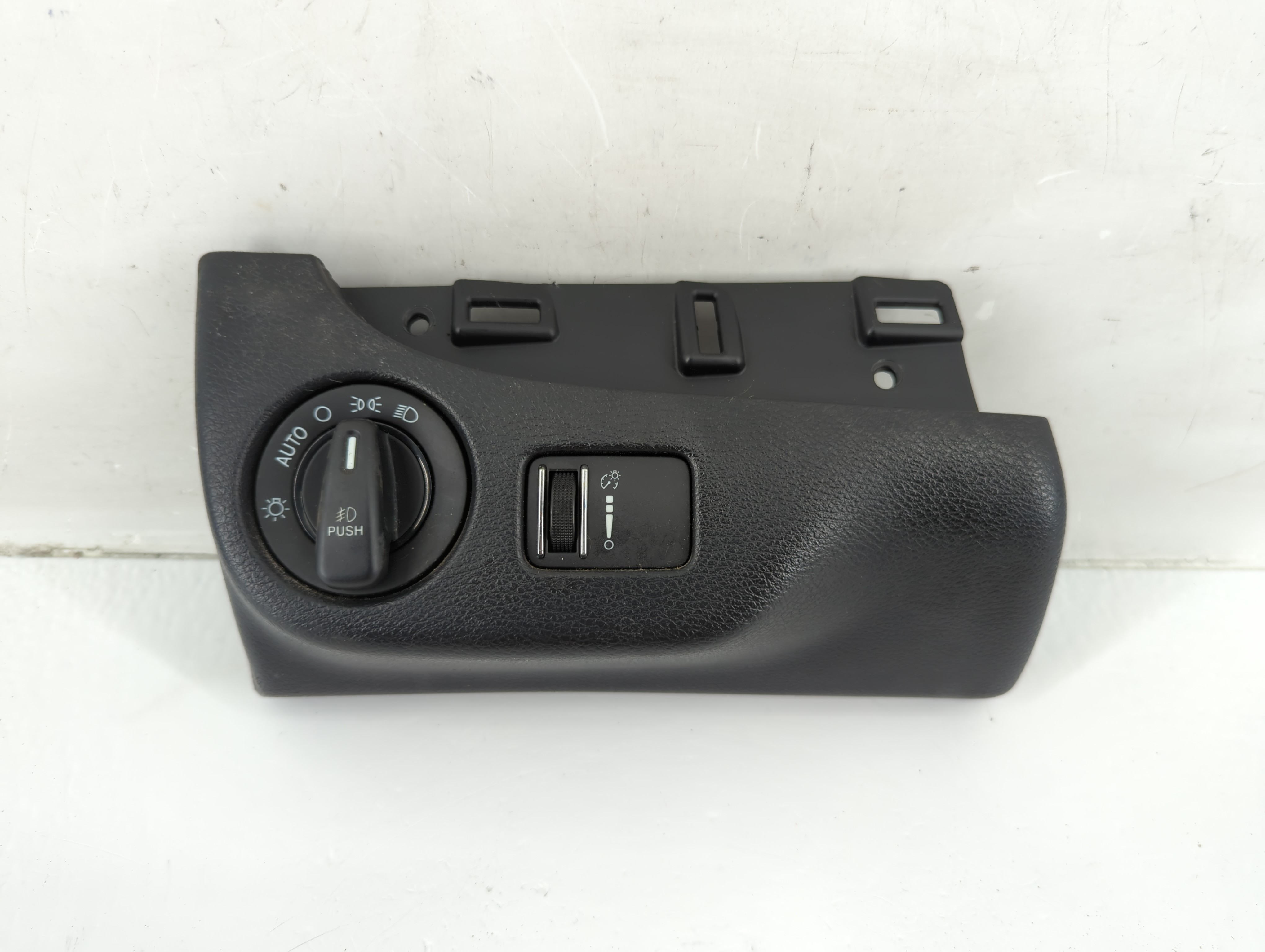 2018 Dodge Grand Caravan Headlight Head Light Switch Lamp Control 1060734 - Oemusedautoparts1.com