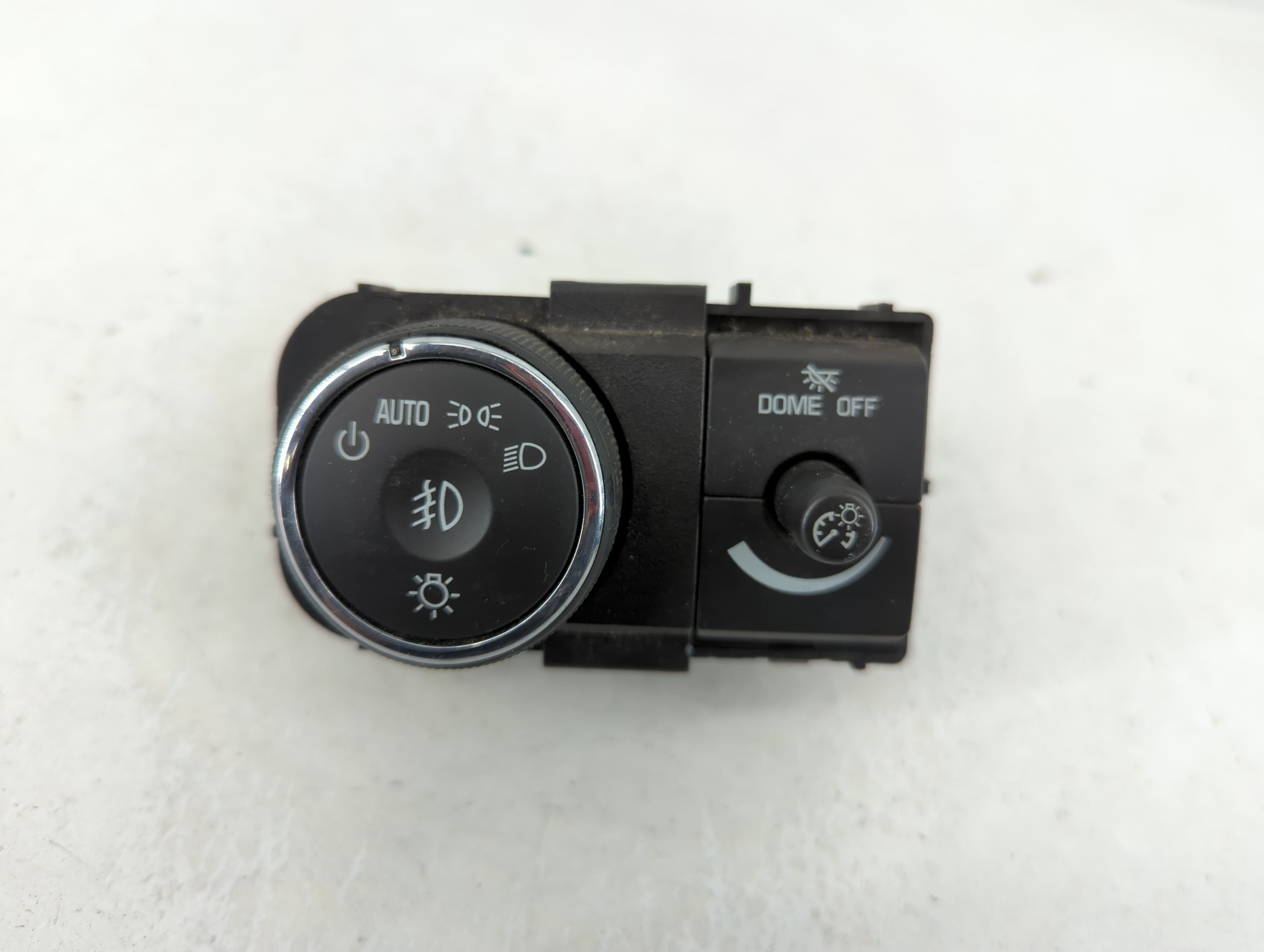 2010 Buick Enclave Headlight Head Light Switch Lamp Control 1060739 - Oemusedautoparts1.com