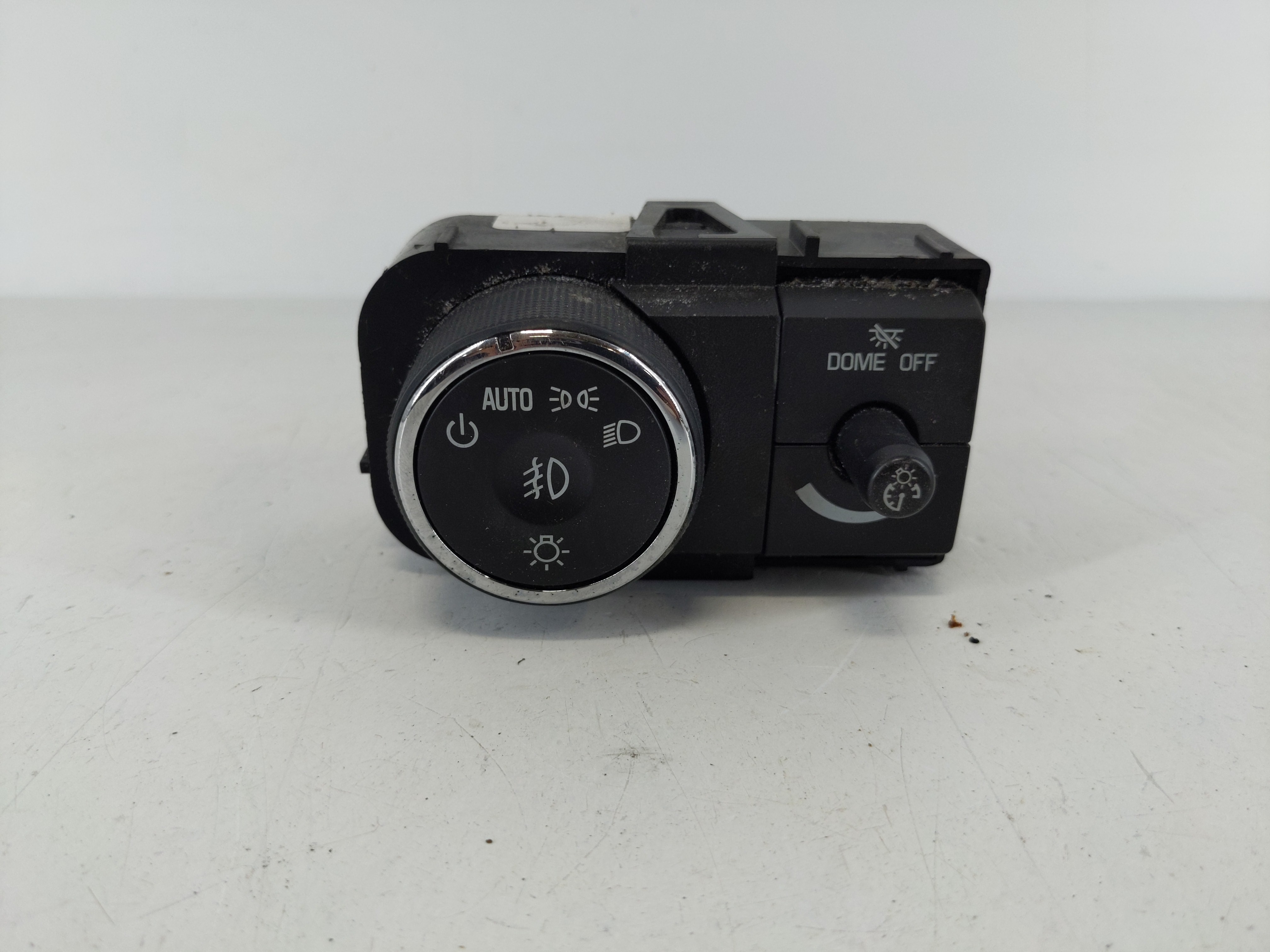 Picture of 2009 Buick Enclave Headlight Head Light Switch Lamp Control 1060749