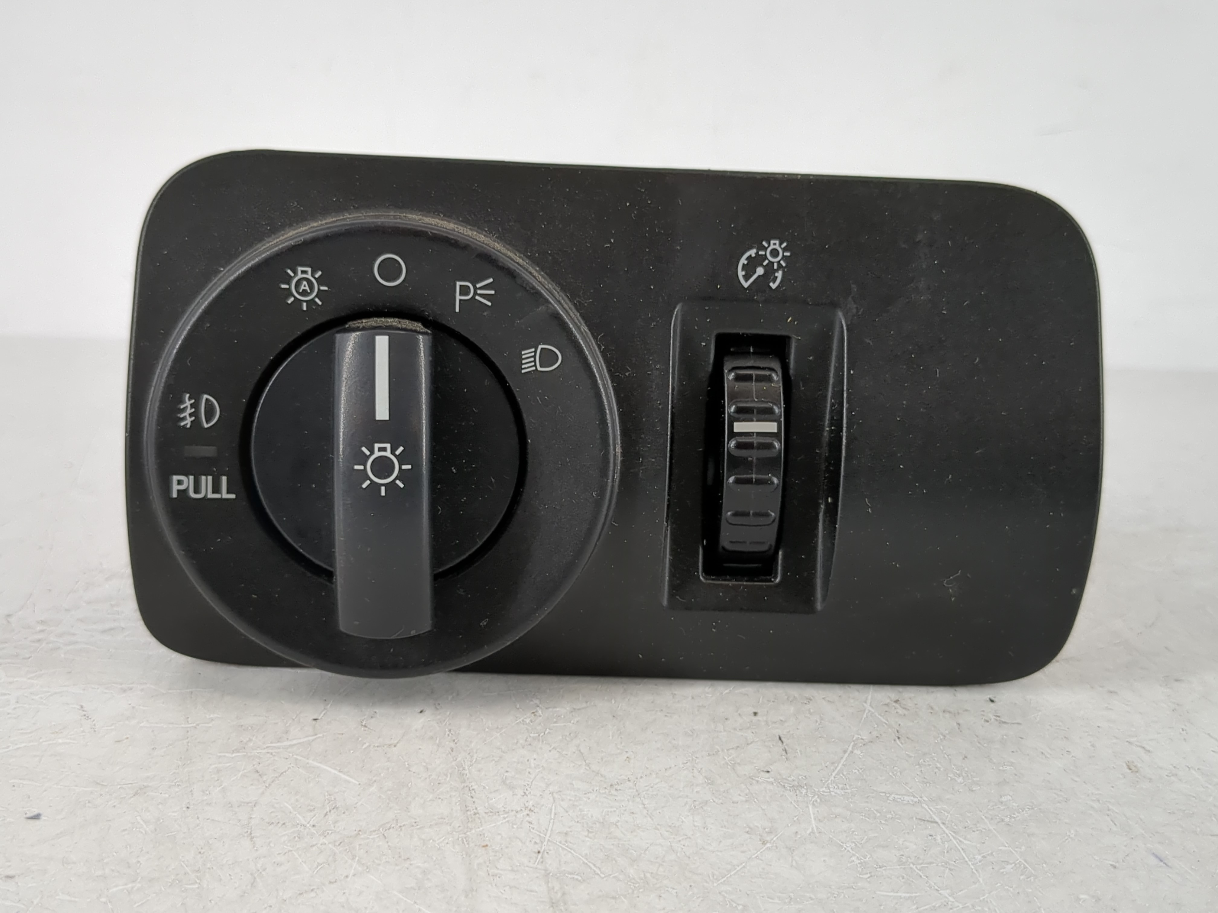 Picture of 2005 Ford Freestyle Headlight Head Light Switch Lamp Control 5f9t 14k147 1060838