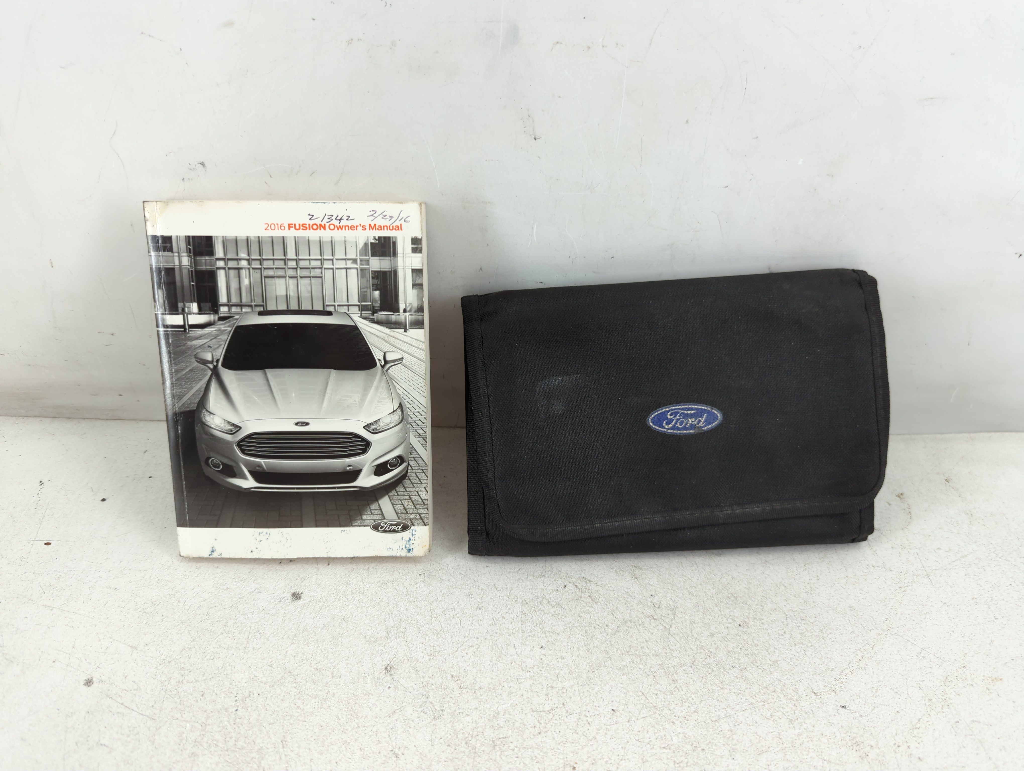 Picture of 2016 Ford Fusion Owners Manual Book Guide 1061019