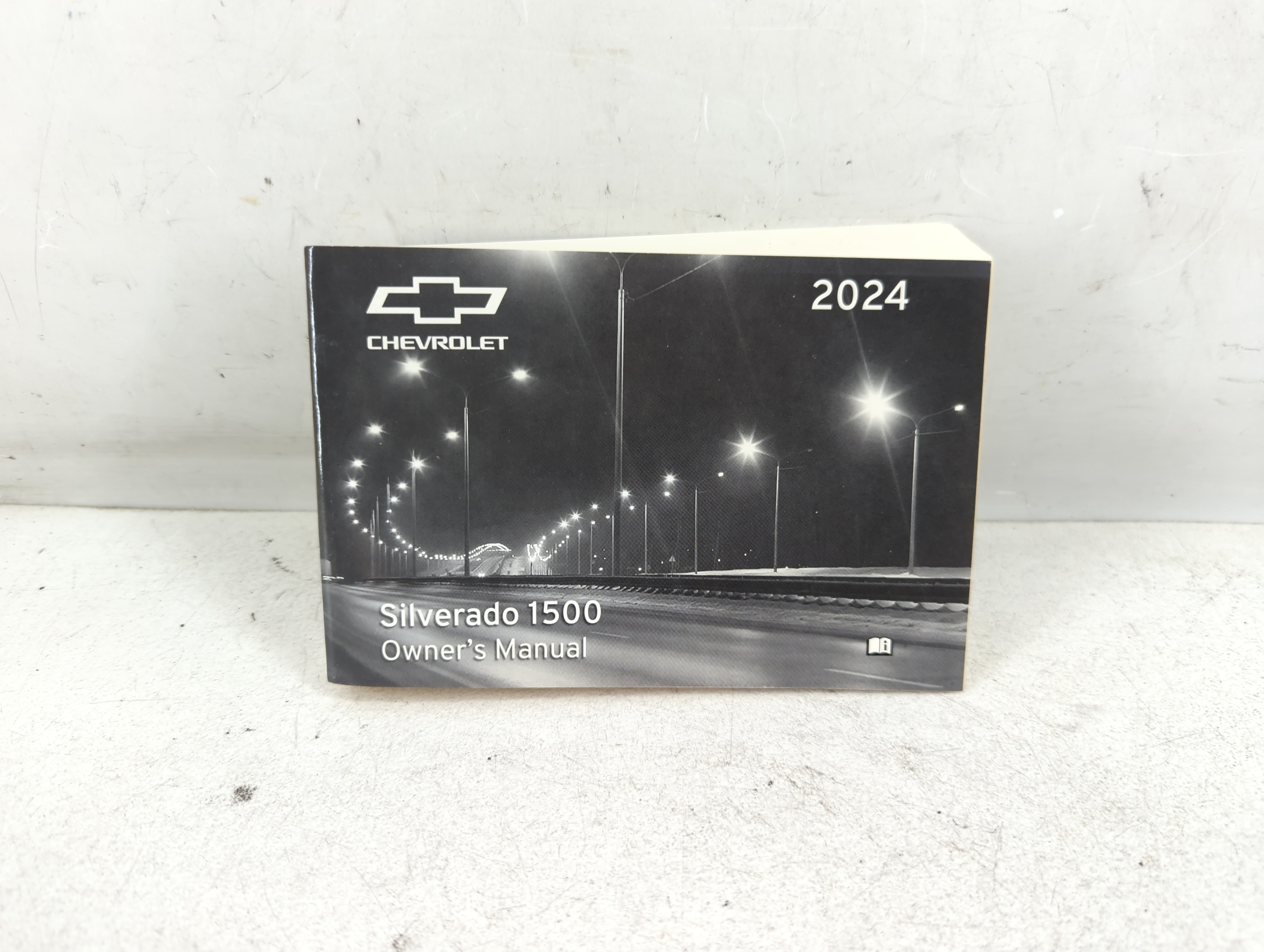 Picture of 2014 Chevrolet Silverado 1500 Owners Manual Book Guide 1061025