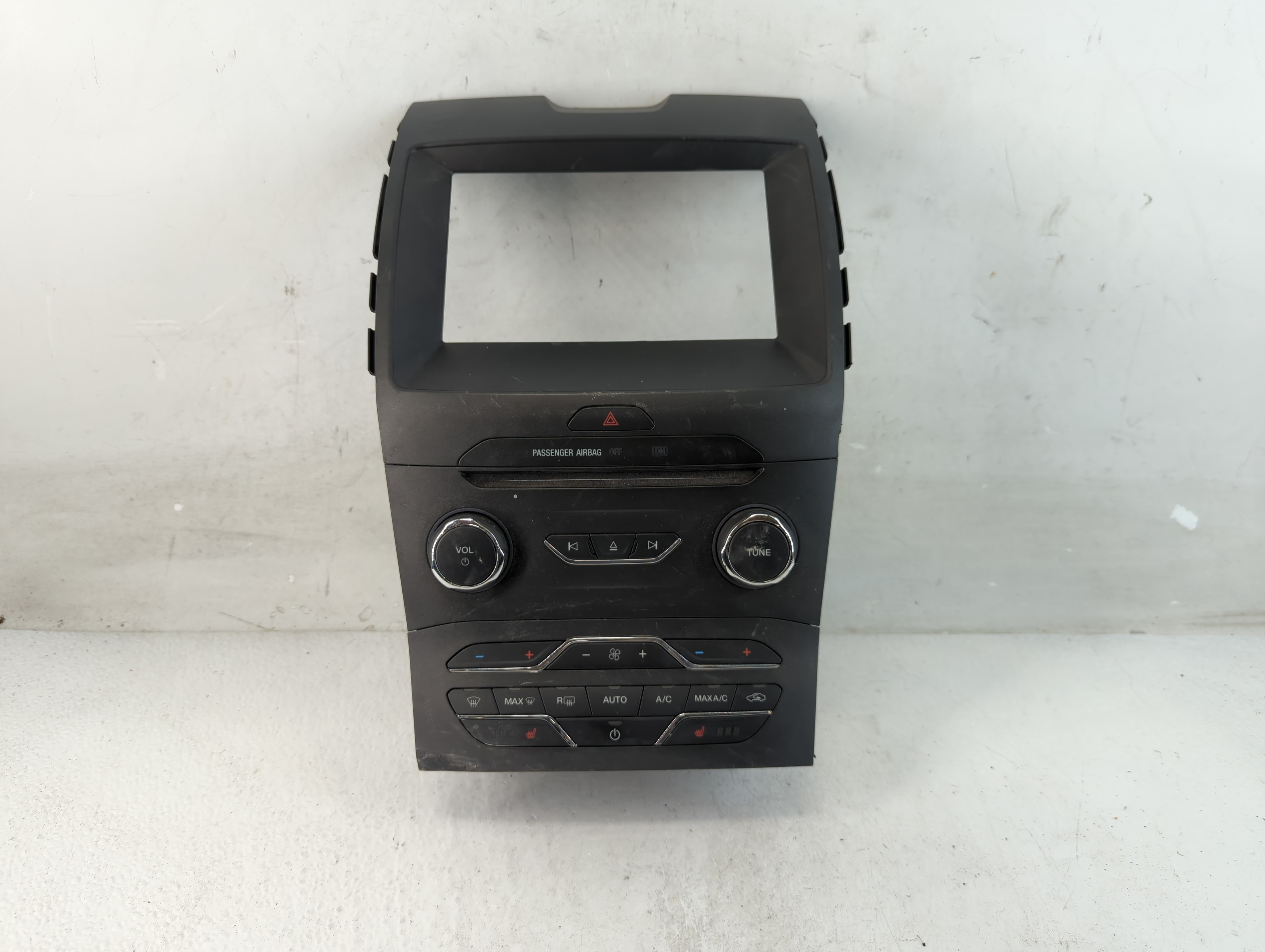 2015-2018 Ford Edge Am Fm Cd Player Radio Receiver 1061036 - Oemusedautoparts1.com