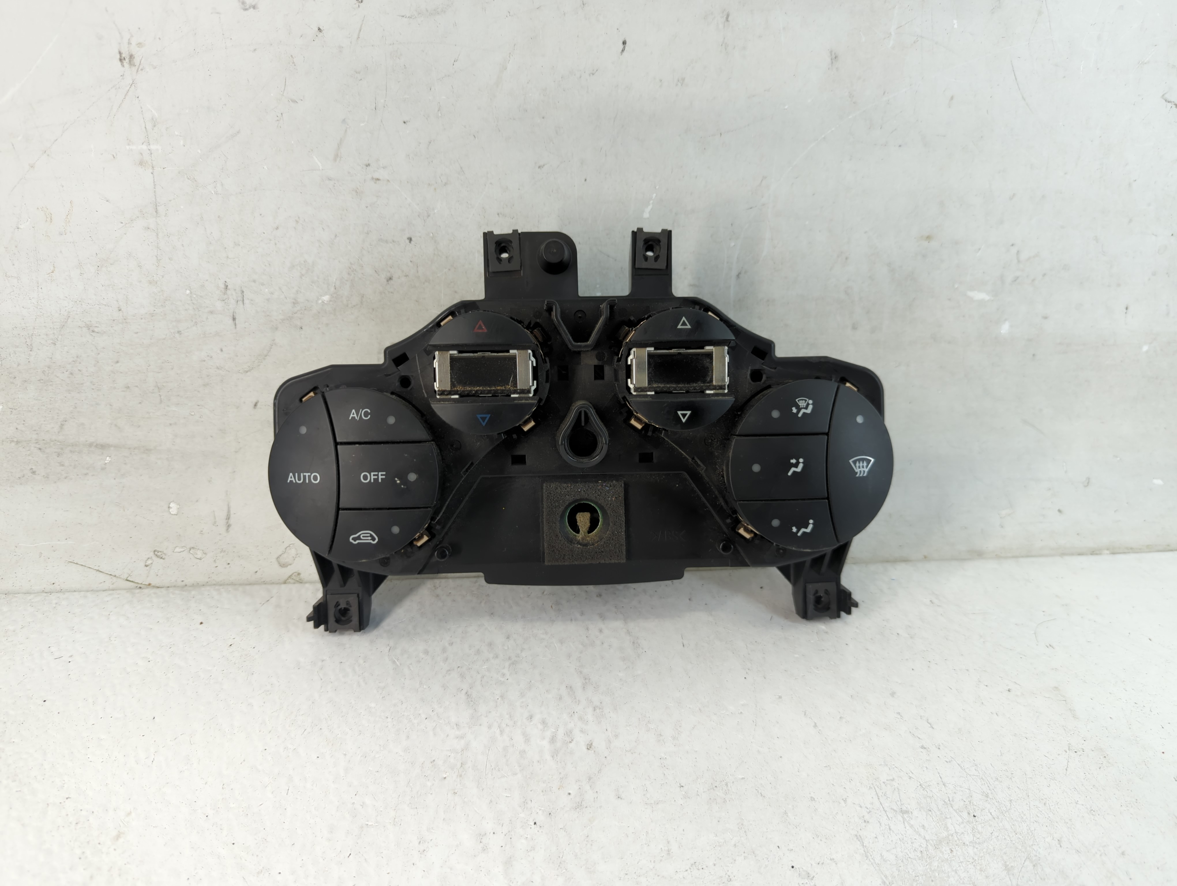 2012-2017 Fiat 500 Ac Heater Climate Control Temperature Oem 1061038 - Oemusedautoparts1.com