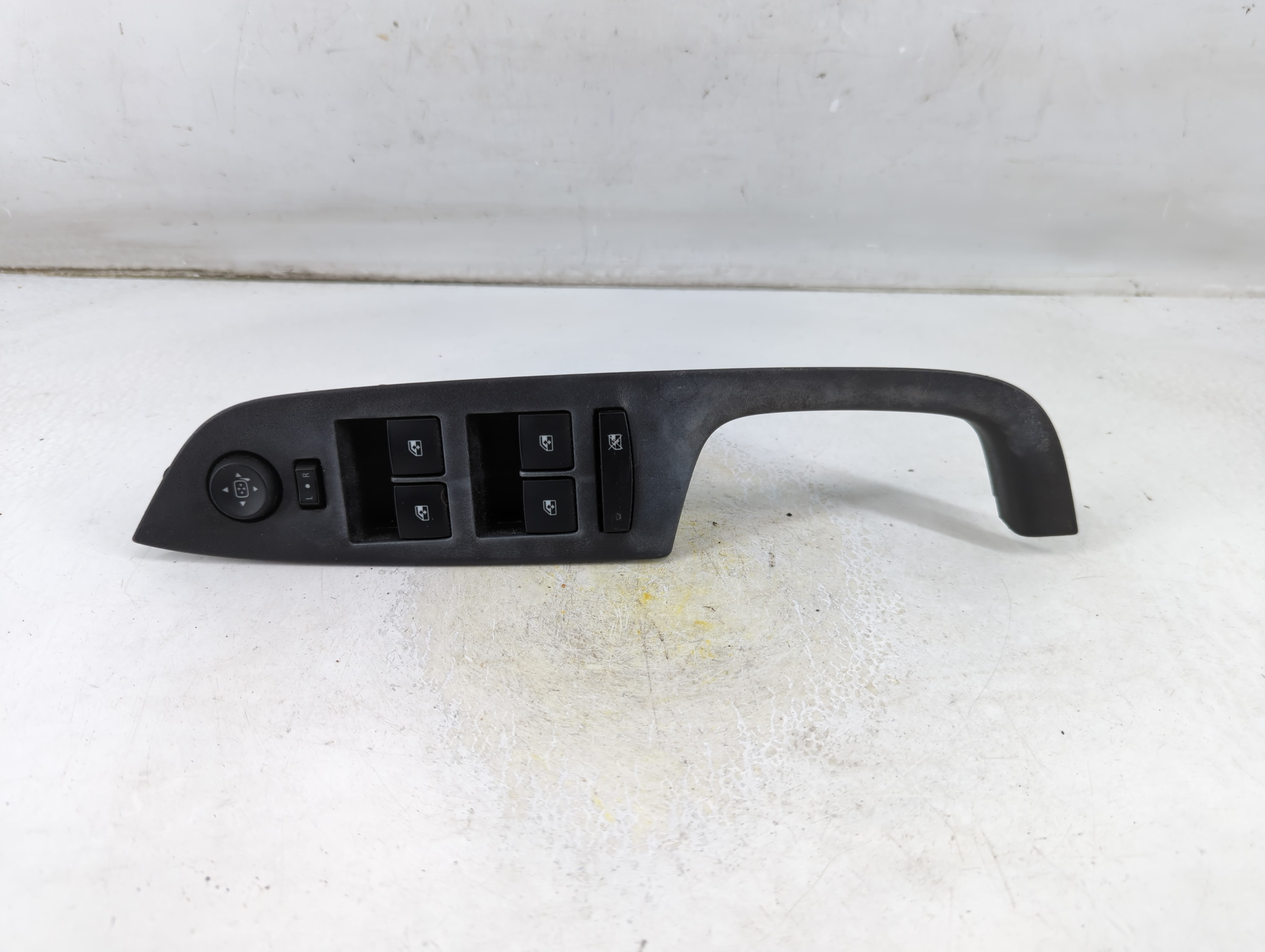 2010-2017 Chevrolet Equinox Driver Left Door Master Power Window Switch 1061051 - Oemusedautoparts1.com