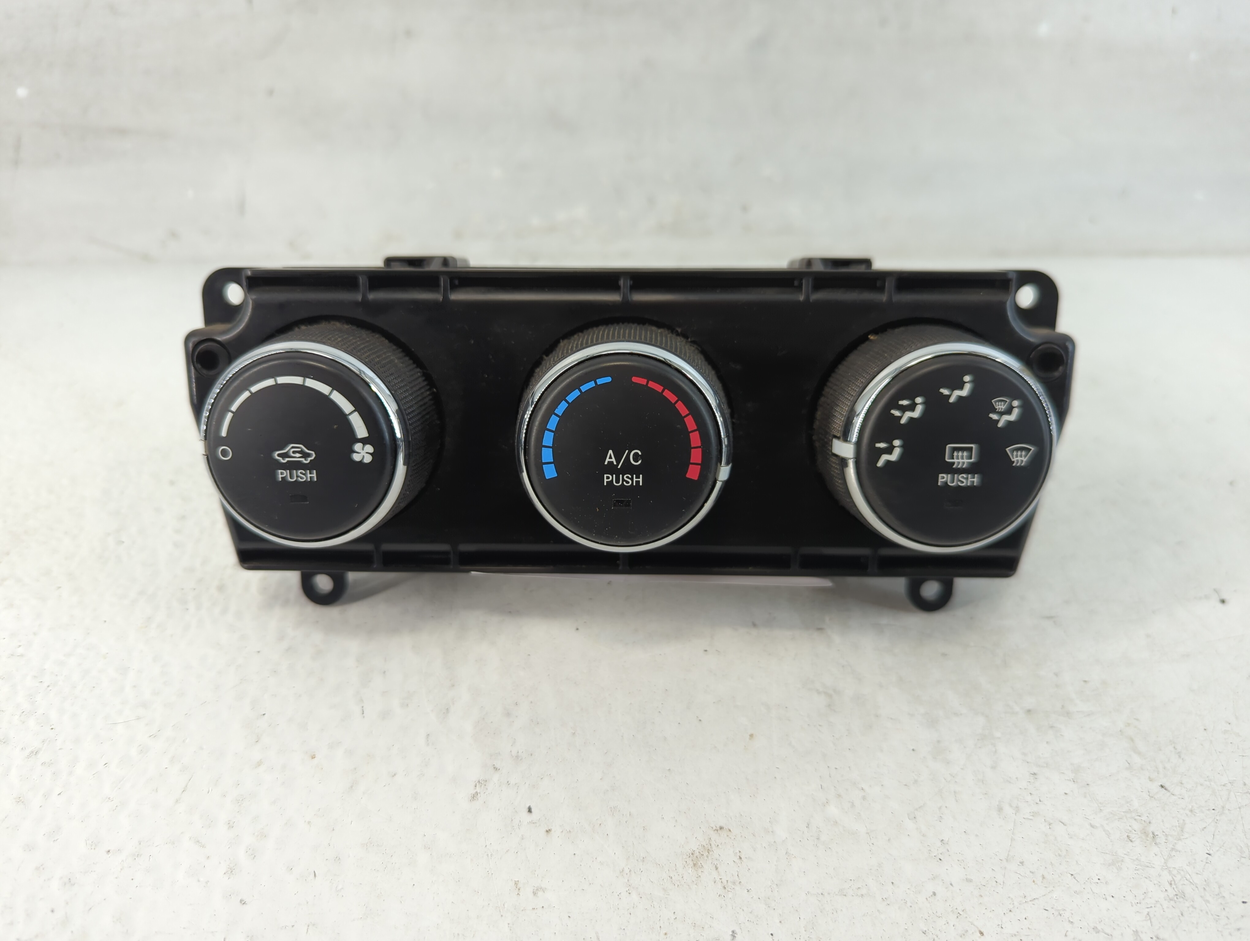 2010-2012 Jeep Liberty Ac Heater Climate Control P55111943ad 1061058 - Oemusedautoparts1.com