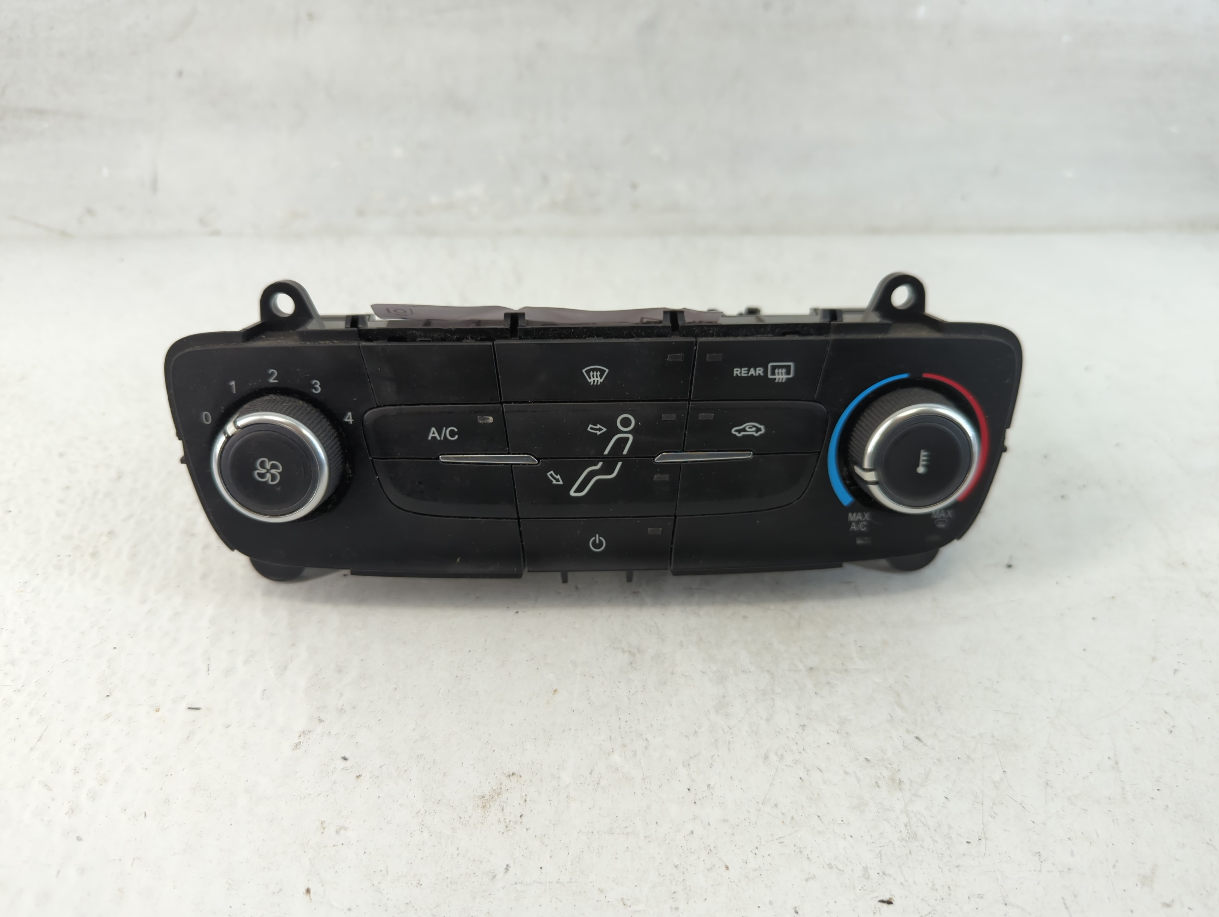 2015-2018 Ford Focus Ac Heater Climate Control F1et-19980-jg 1061066 - Oemusedautoparts1.com