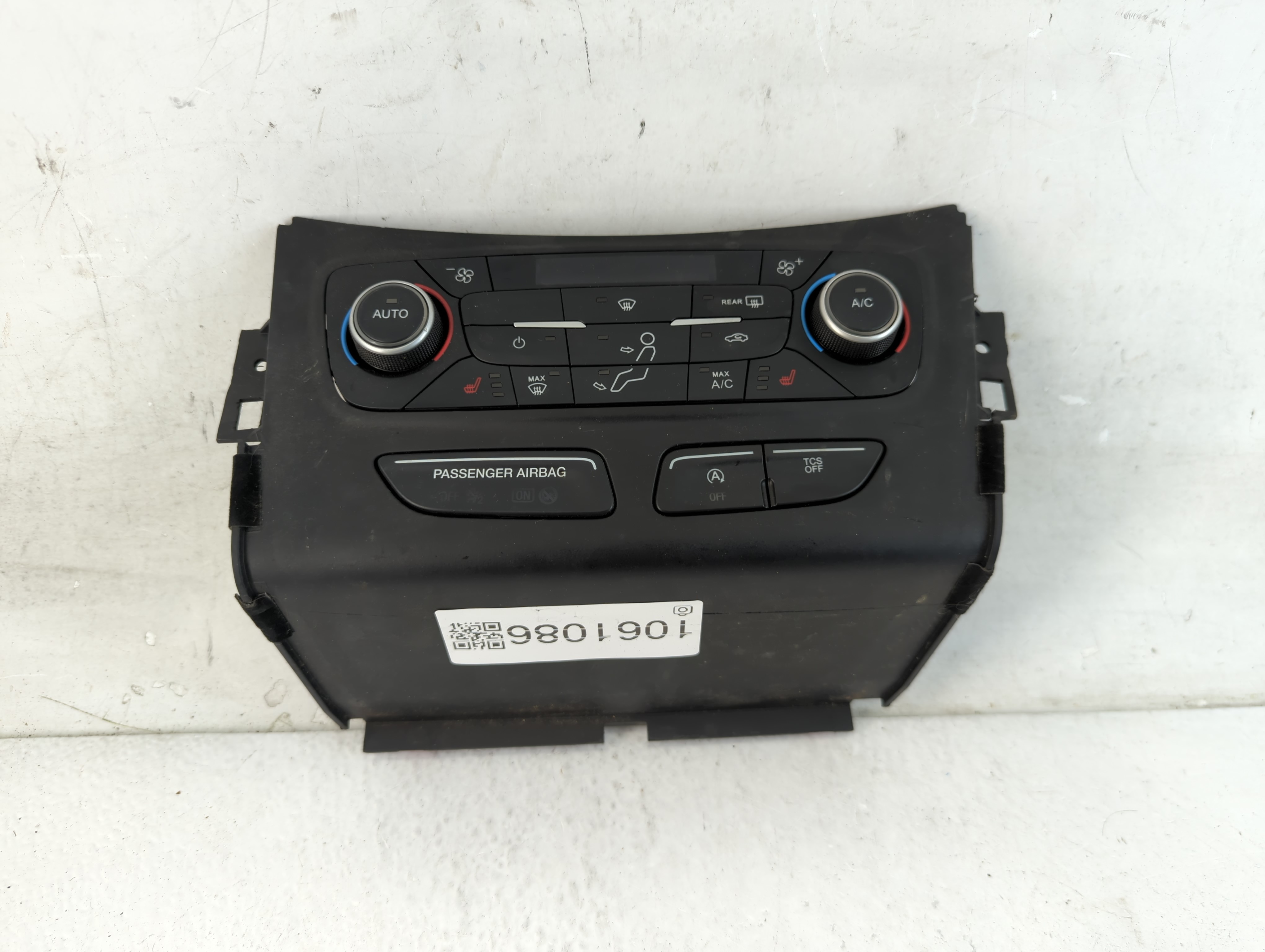 2018-2019 Ford Escape Ac Heater Climate Control Gj5t-18c612-ck 1061086 - Oemusedautoparts1.com